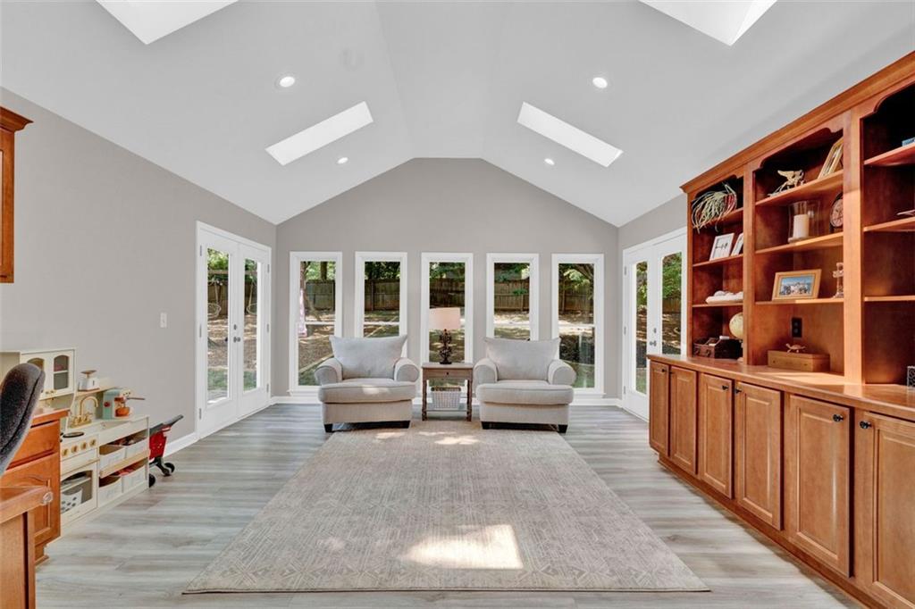 2580 FLEUR DE LIS PL