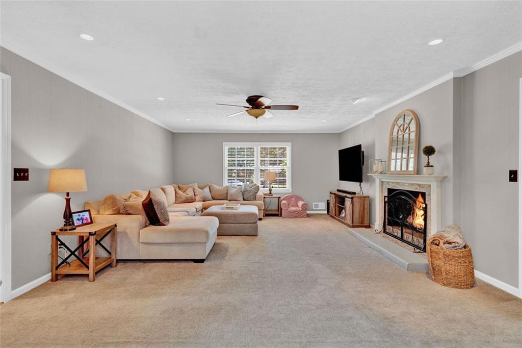 2580 FLEUR DE LIS PL