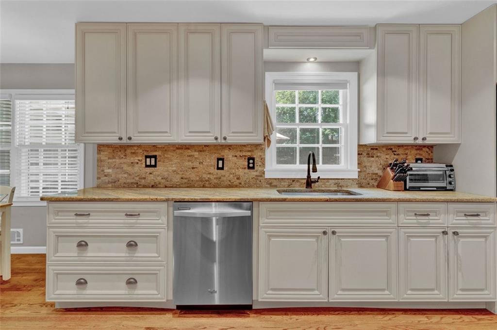 2580 FLEUR DE LIS PL