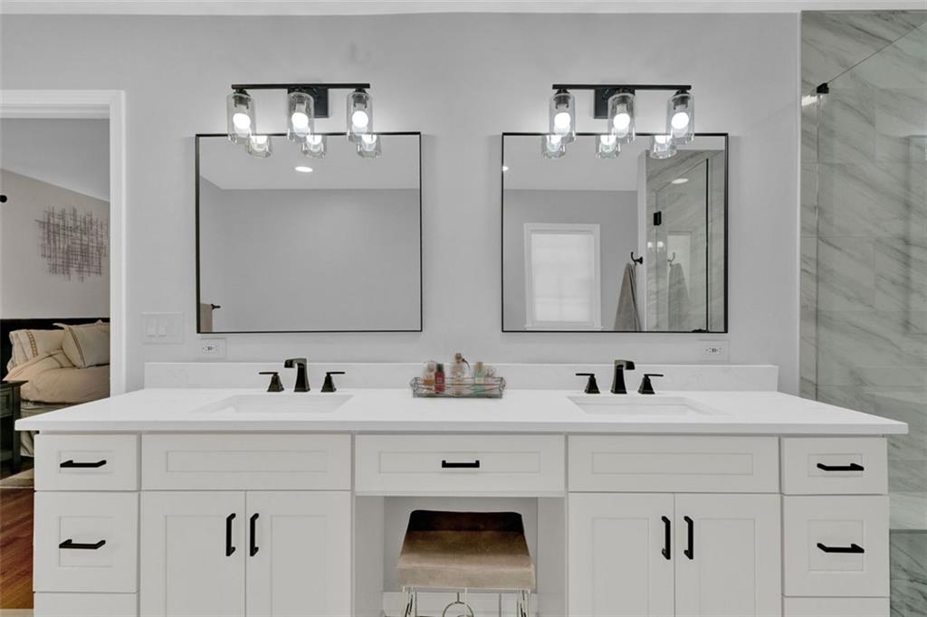 2580 FLEUR DE LIS PL
