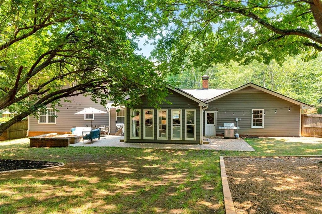 2580 FLEUR DE LIS PL