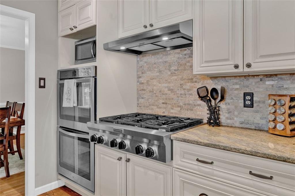 2580 FLEUR DE LIS PL