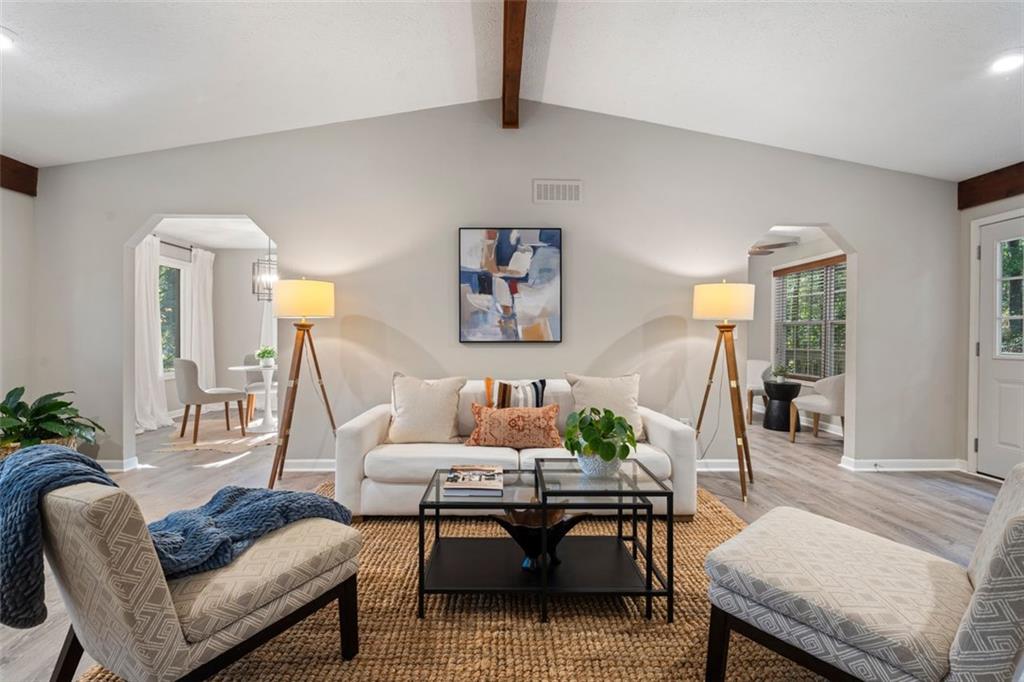 163 Castleair Court NE