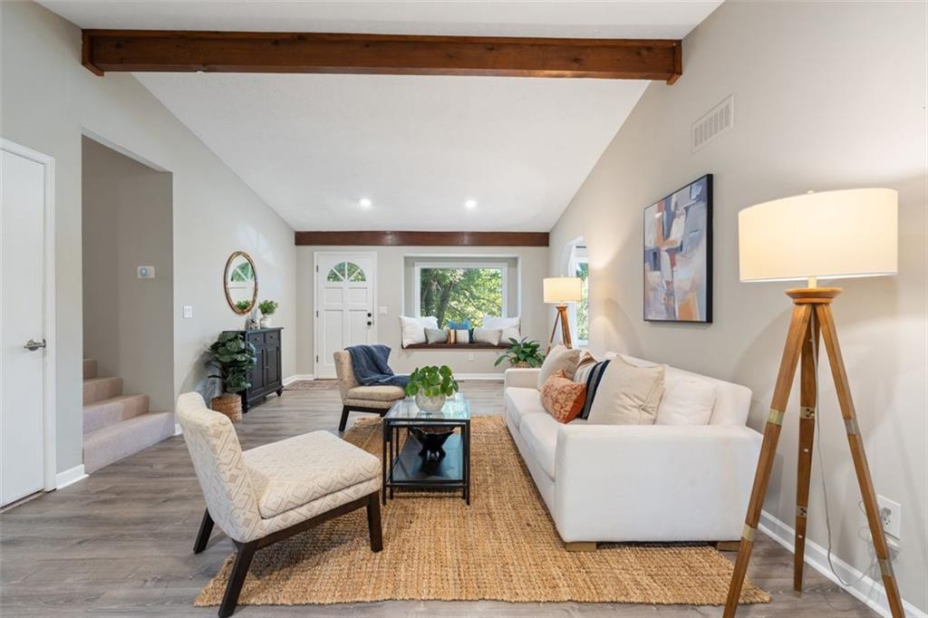 163 Castleair Court NE