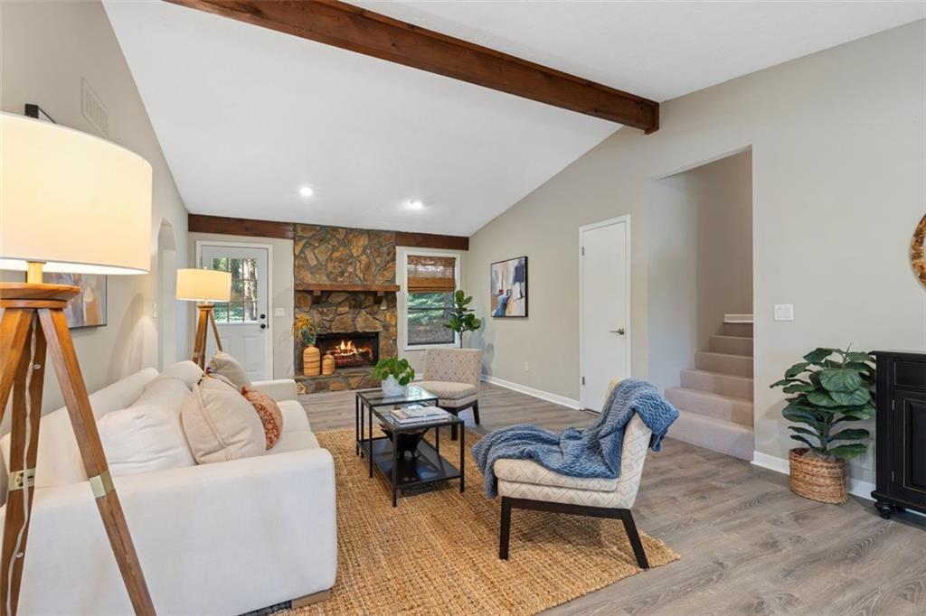 163 Castleair Court NE