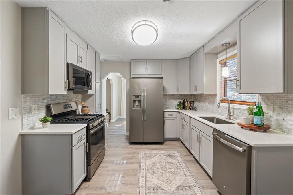 163 Castleair Court NE