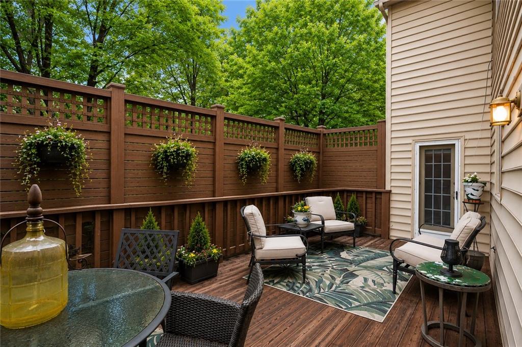 40 Ivy Chase NE