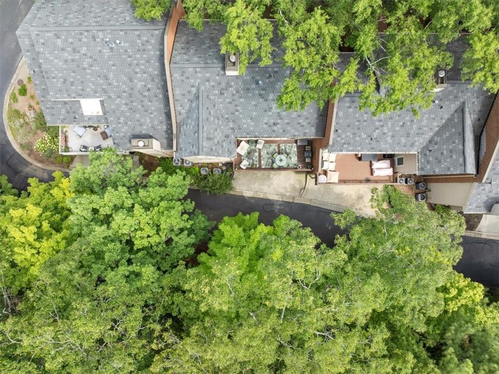 40 Ivy Chase NE