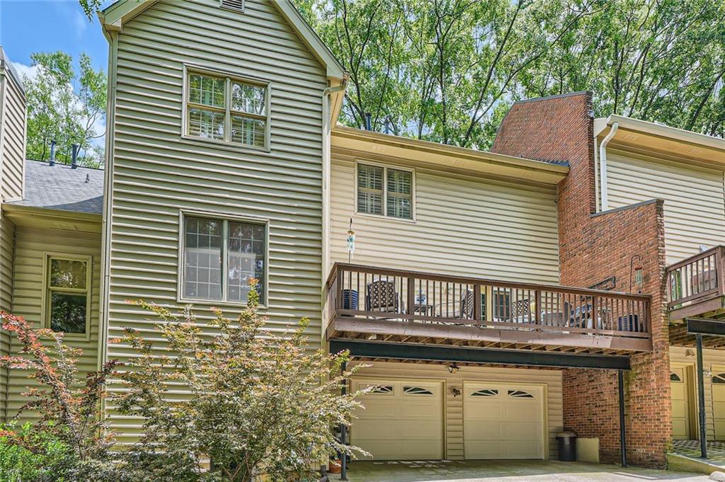 40 Ivy Chase NE