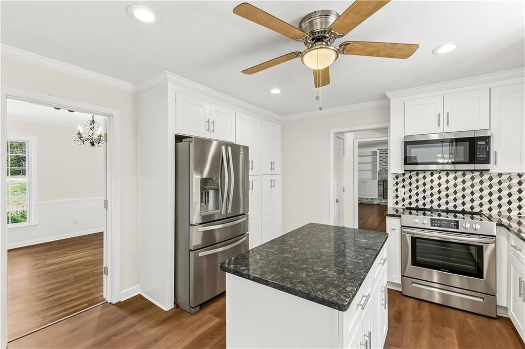 4905 Leisure Drive