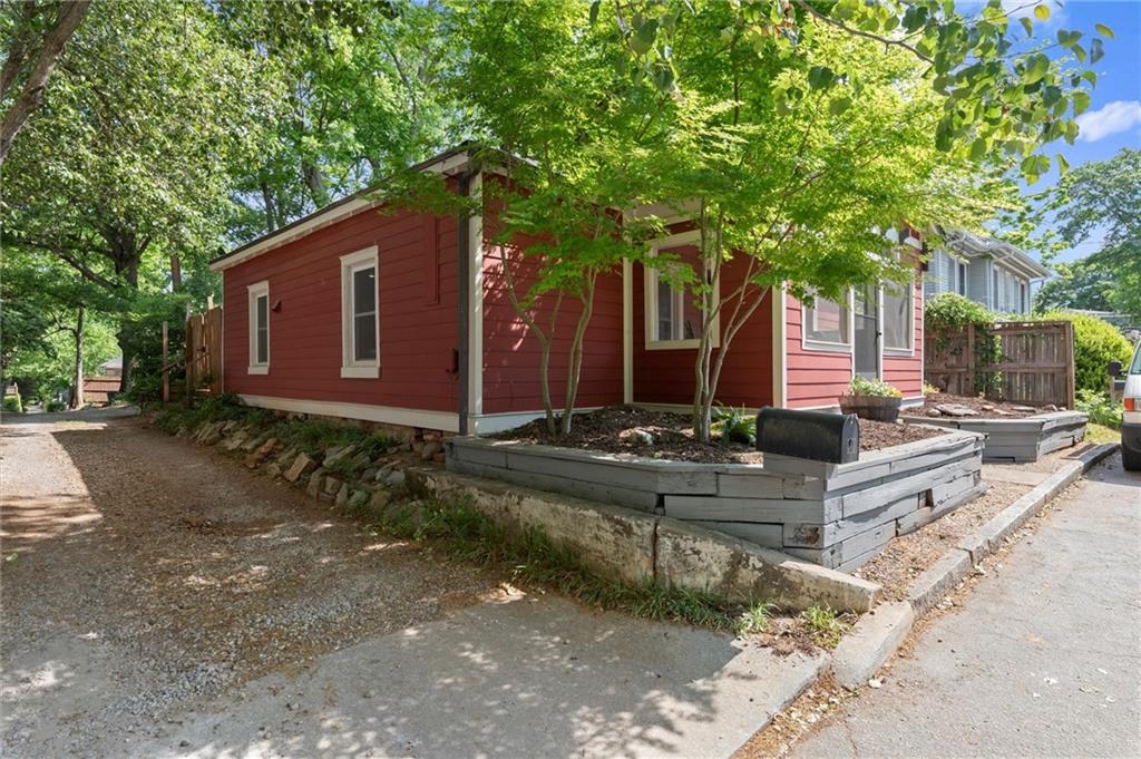 209 Hampshire Avenue