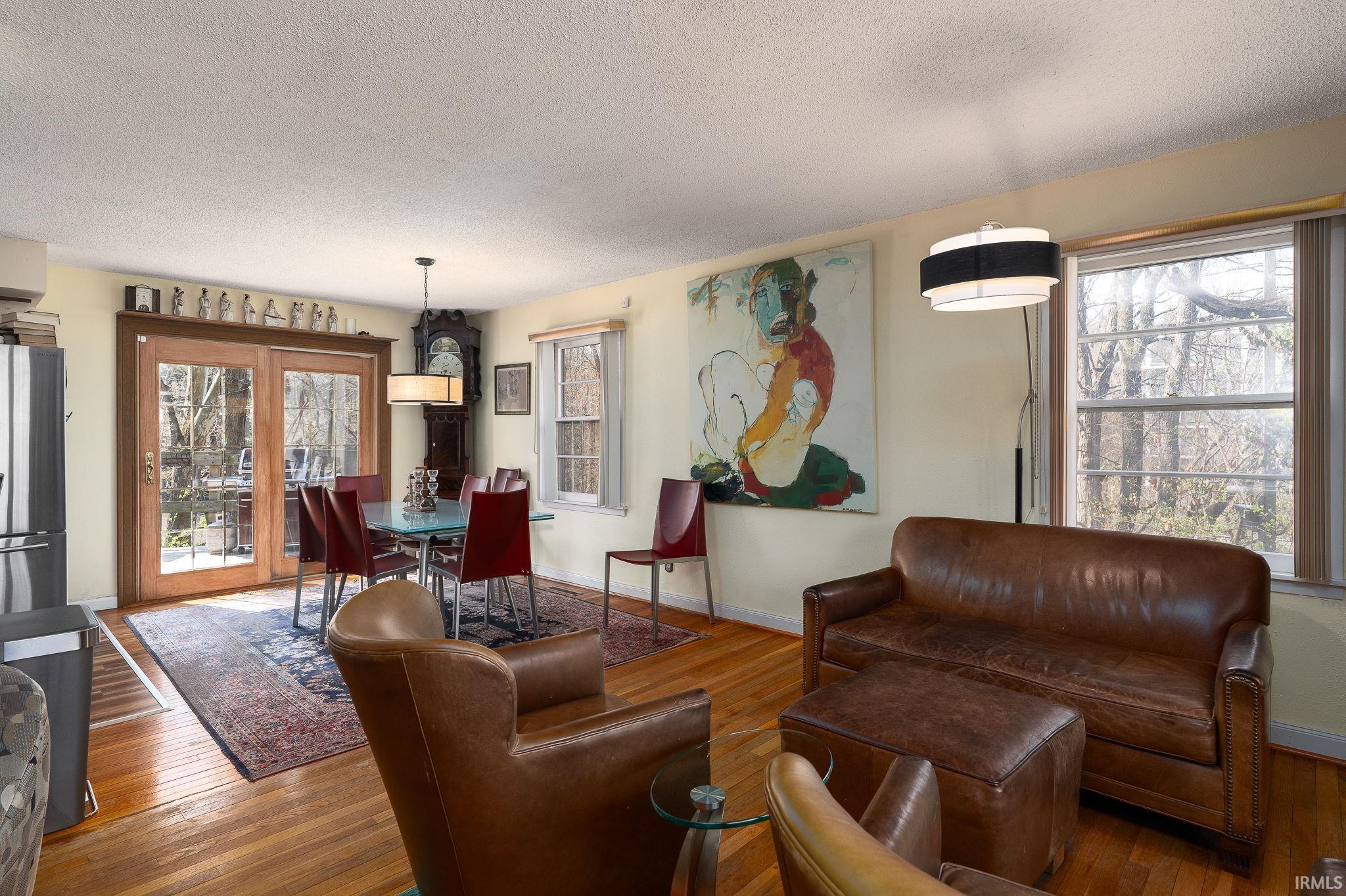 1105 Center Street