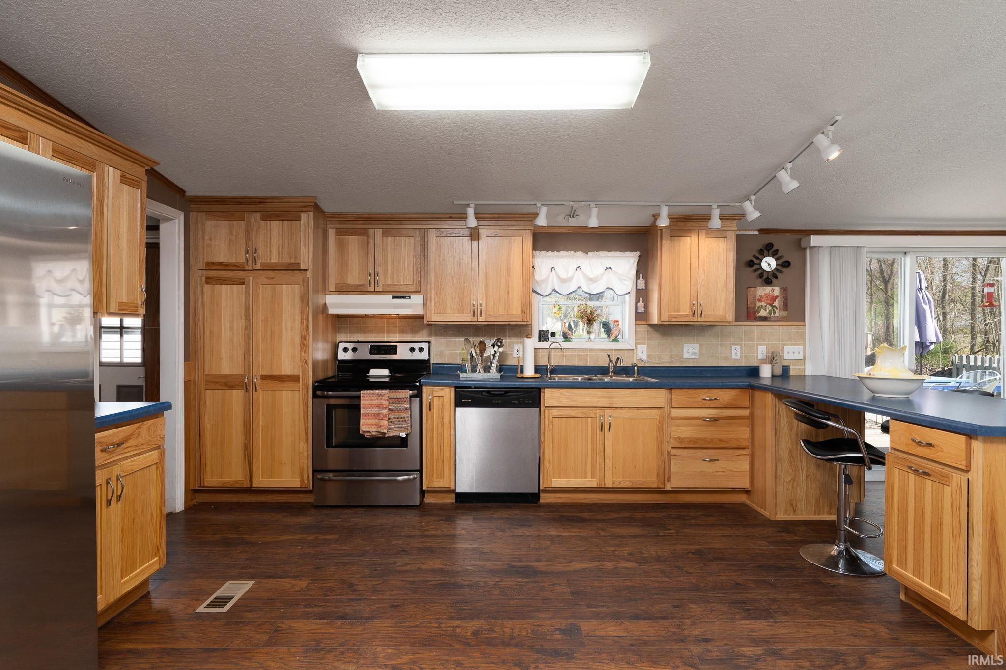 3420 W Arrowhead Drive