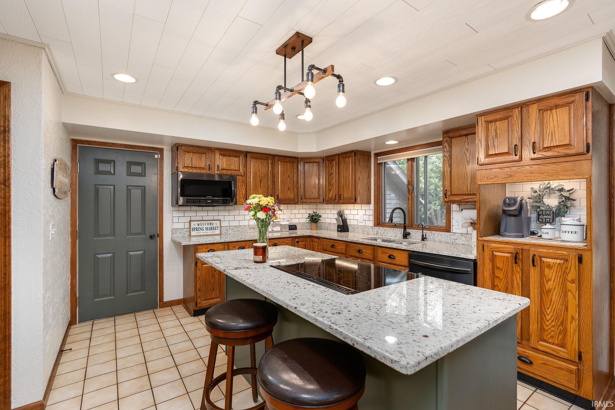 5523 Blackberry Lane