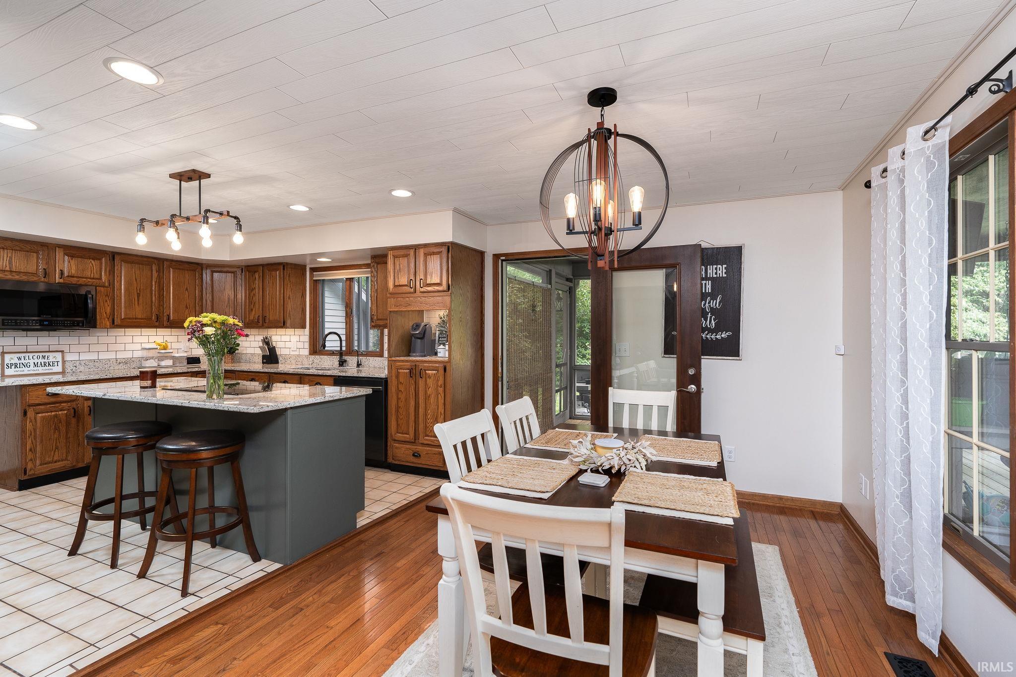 5523 Blackberry Lane