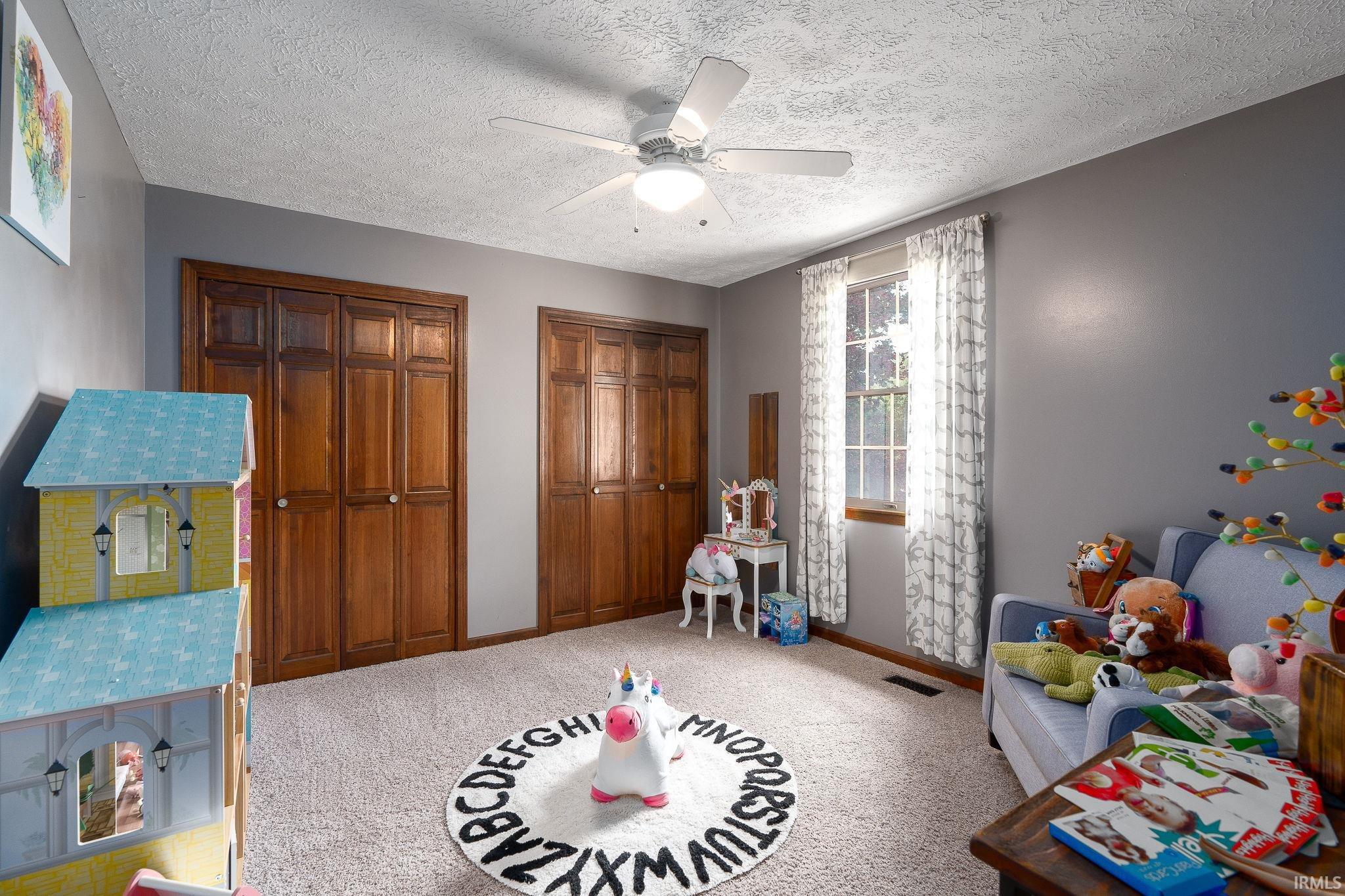 5523 Blackberry Lane