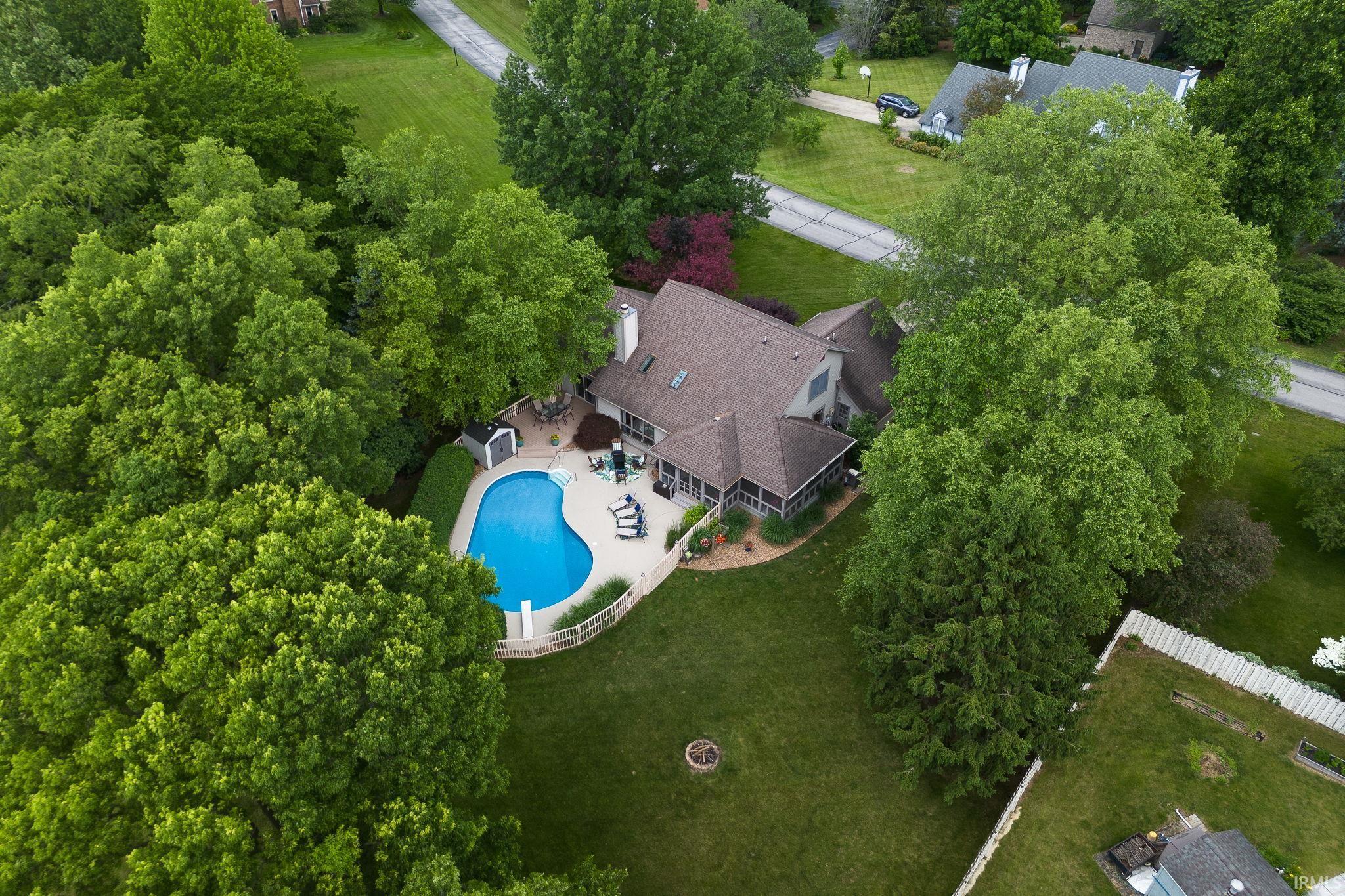 5523 Blackberry Lane