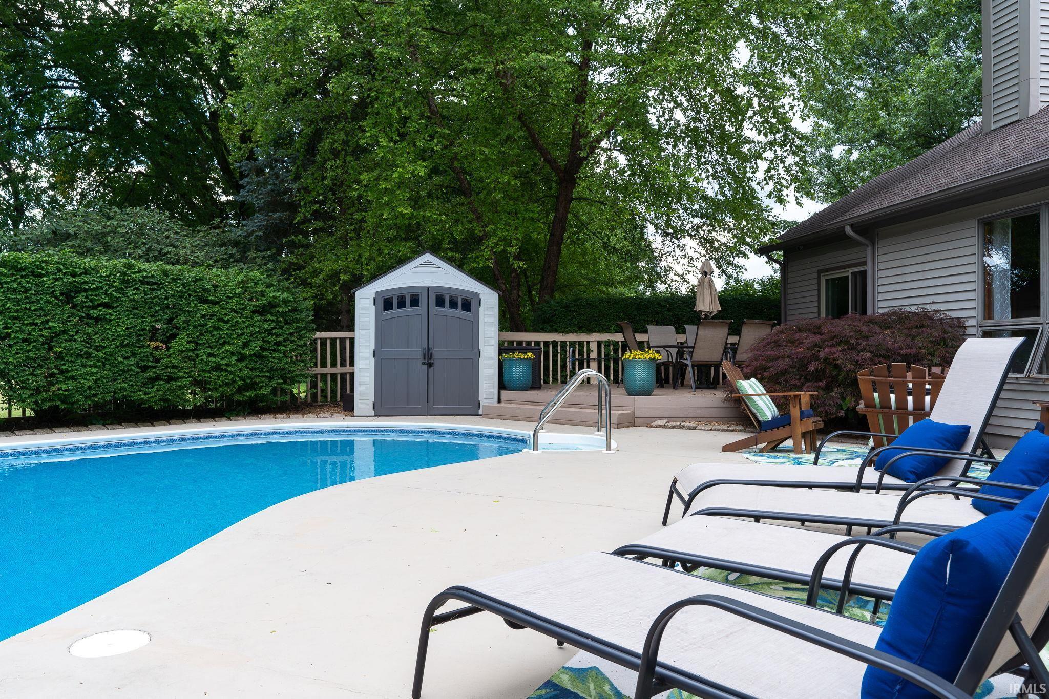 5523 Blackberry Lane