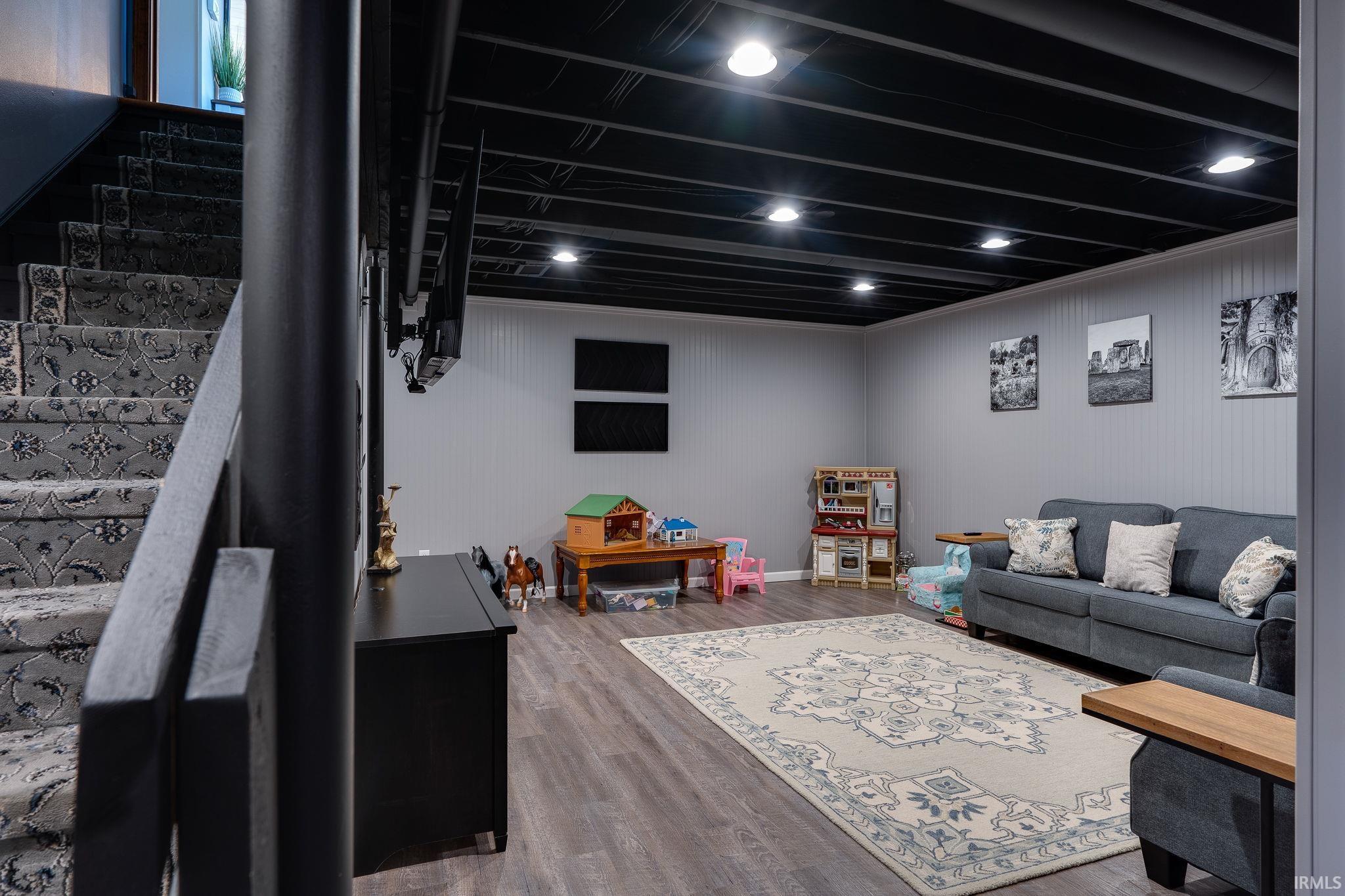 5523 Blackberry Lane