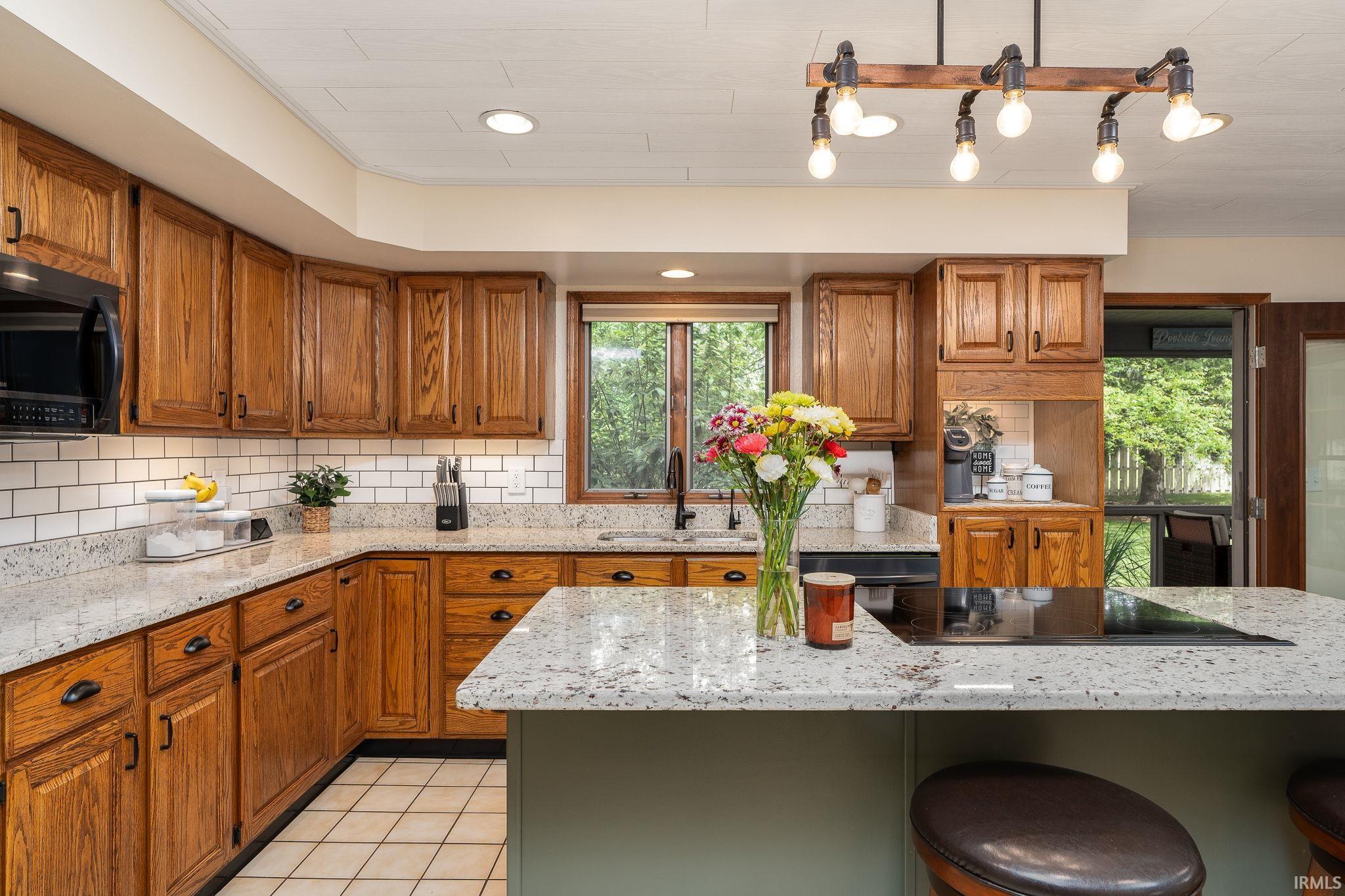 5523 Blackberry Lane