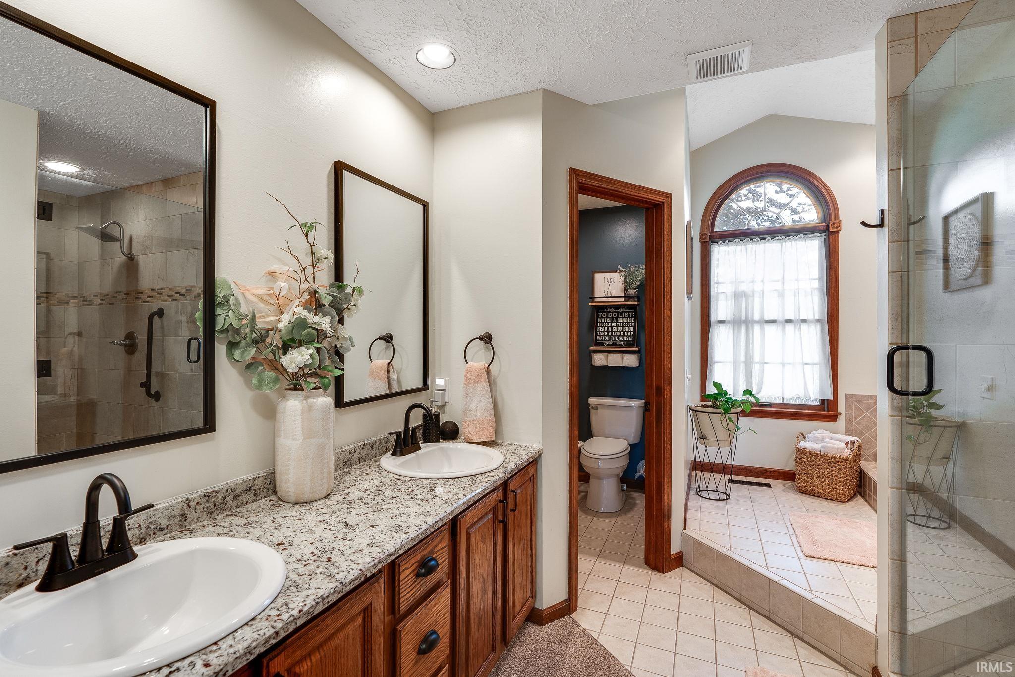 5523 Blackberry Lane