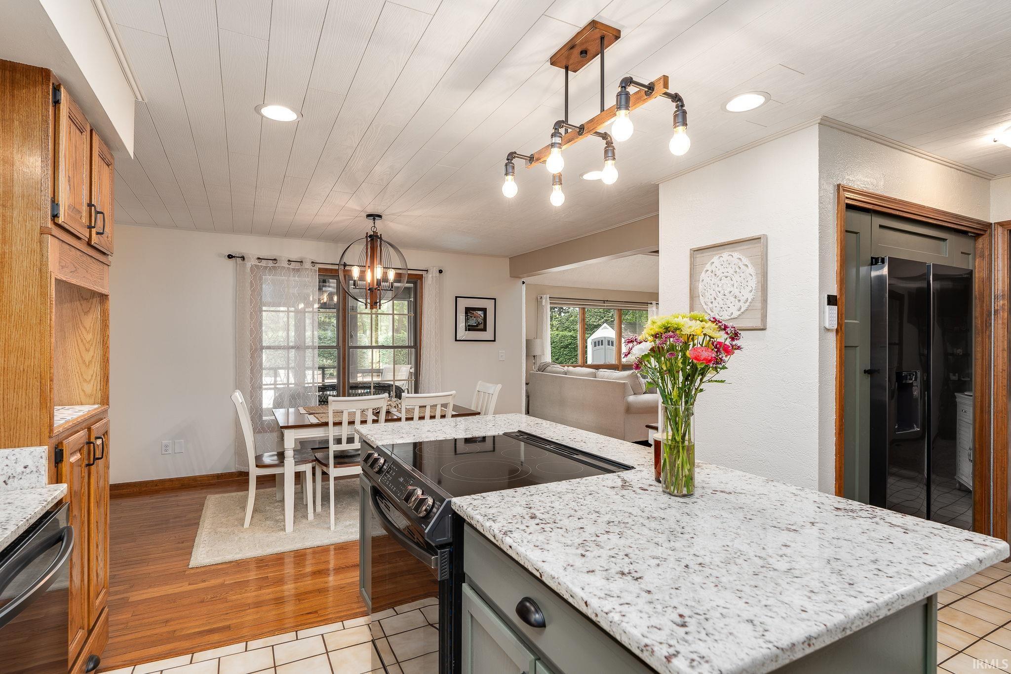 5523 Blackberry Lane