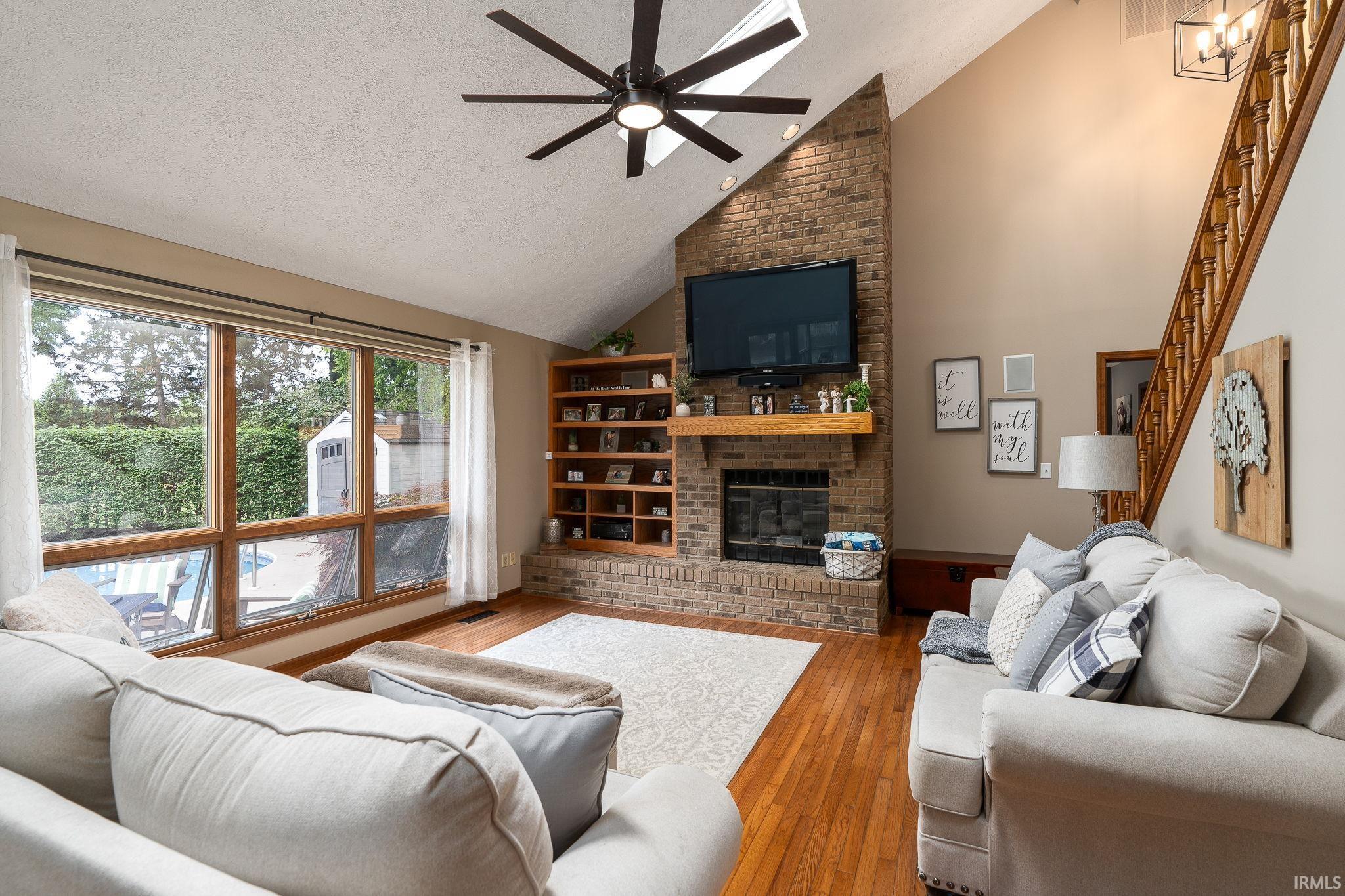 5523 Blackberry Lane