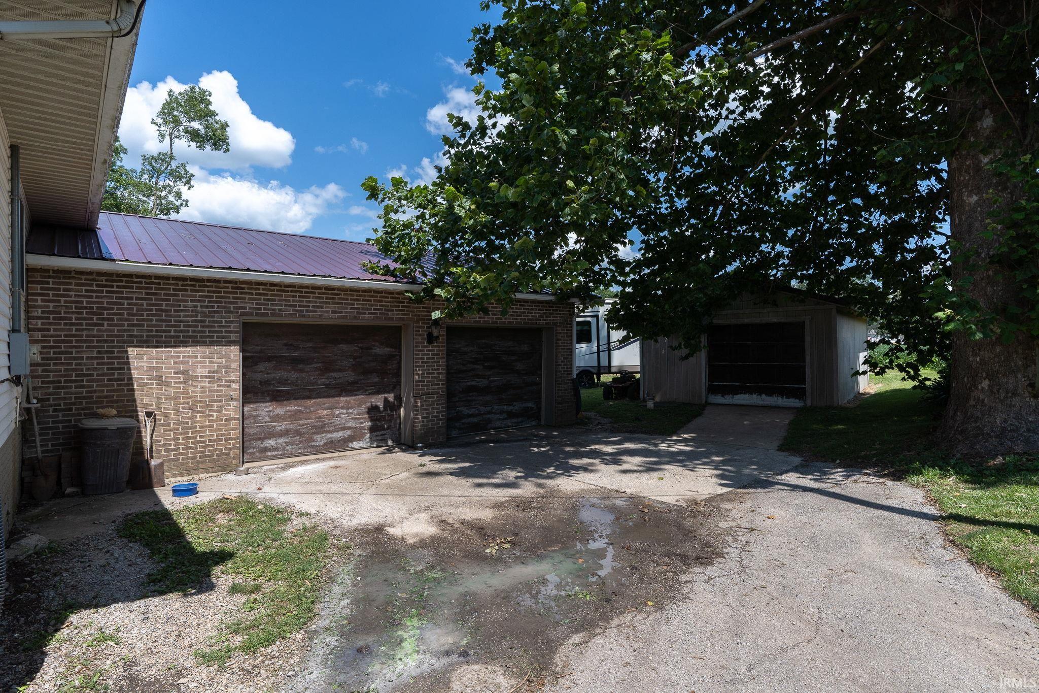 2617 S US Hwy 421