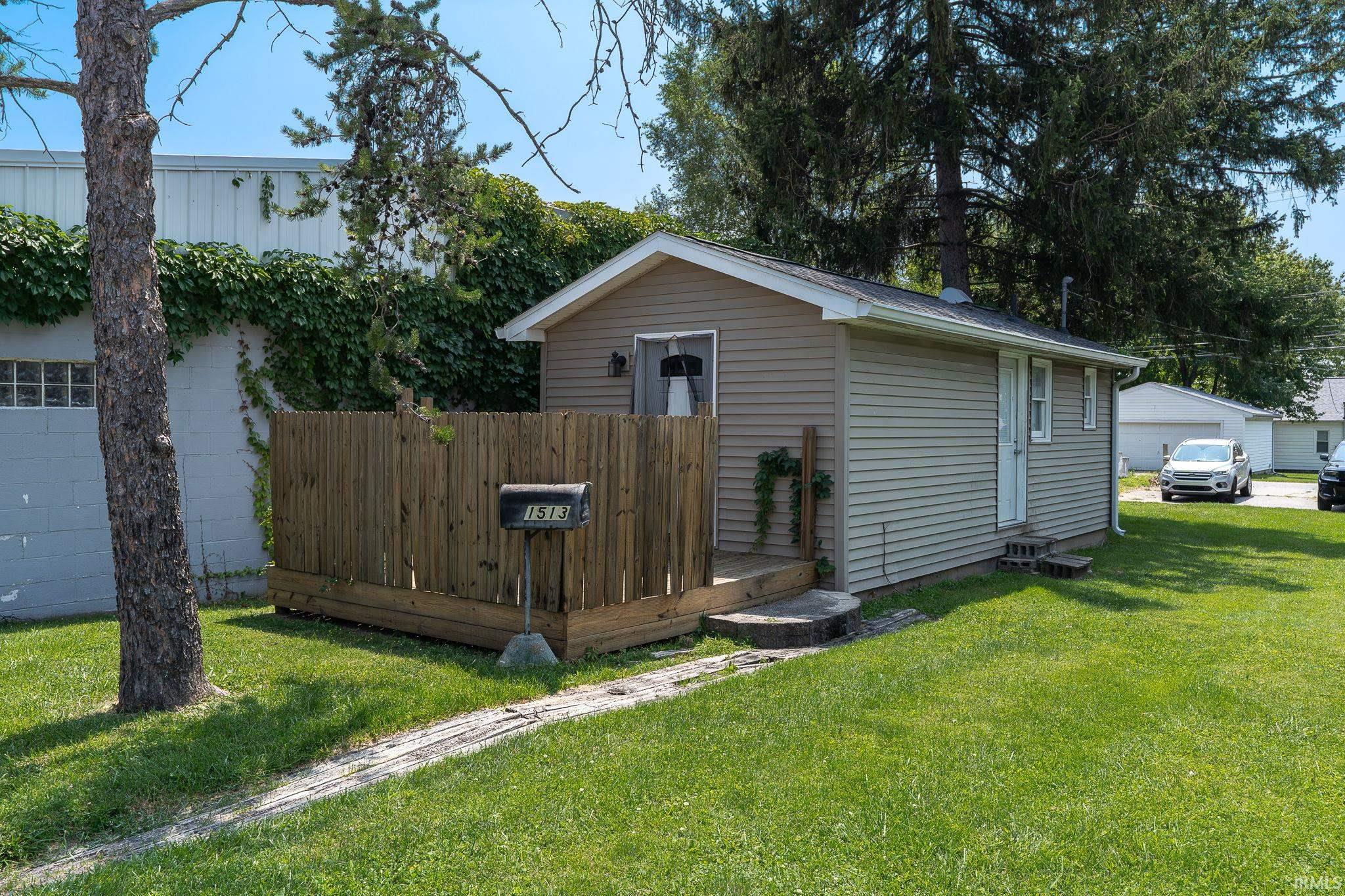 1513 Kossuth Street
