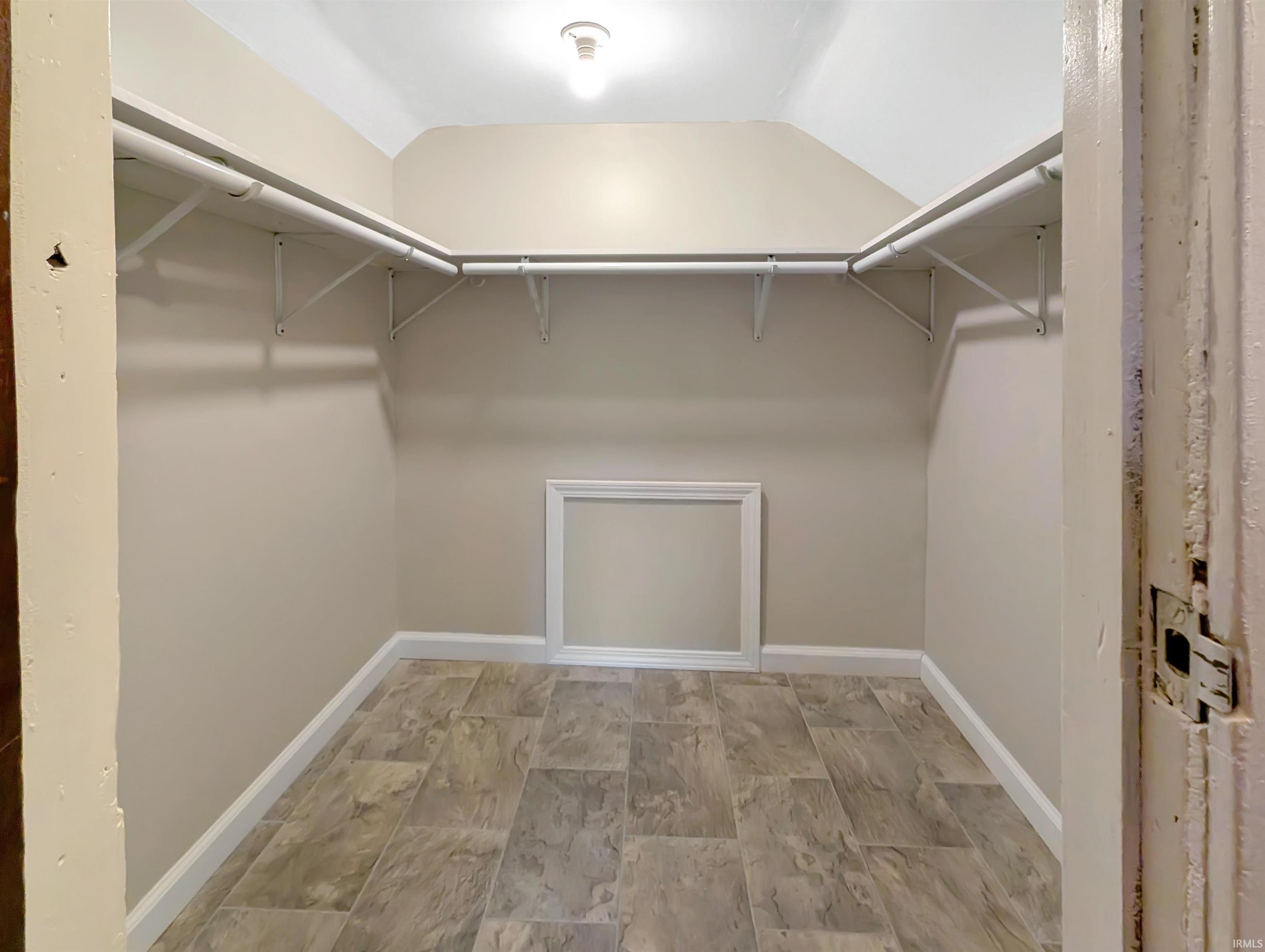952 Rossville Ave