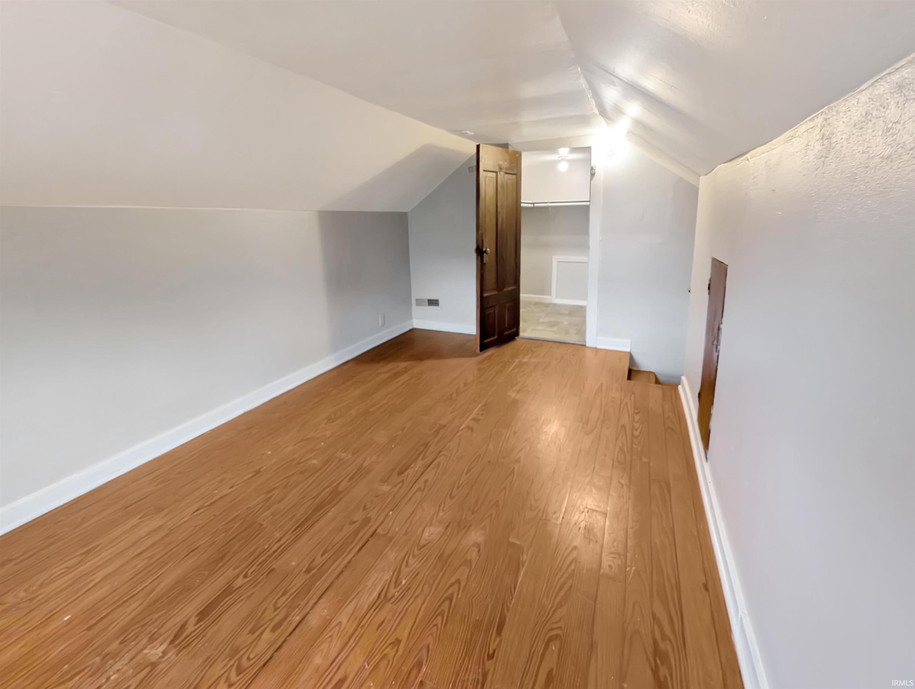 952 Rossville Ave