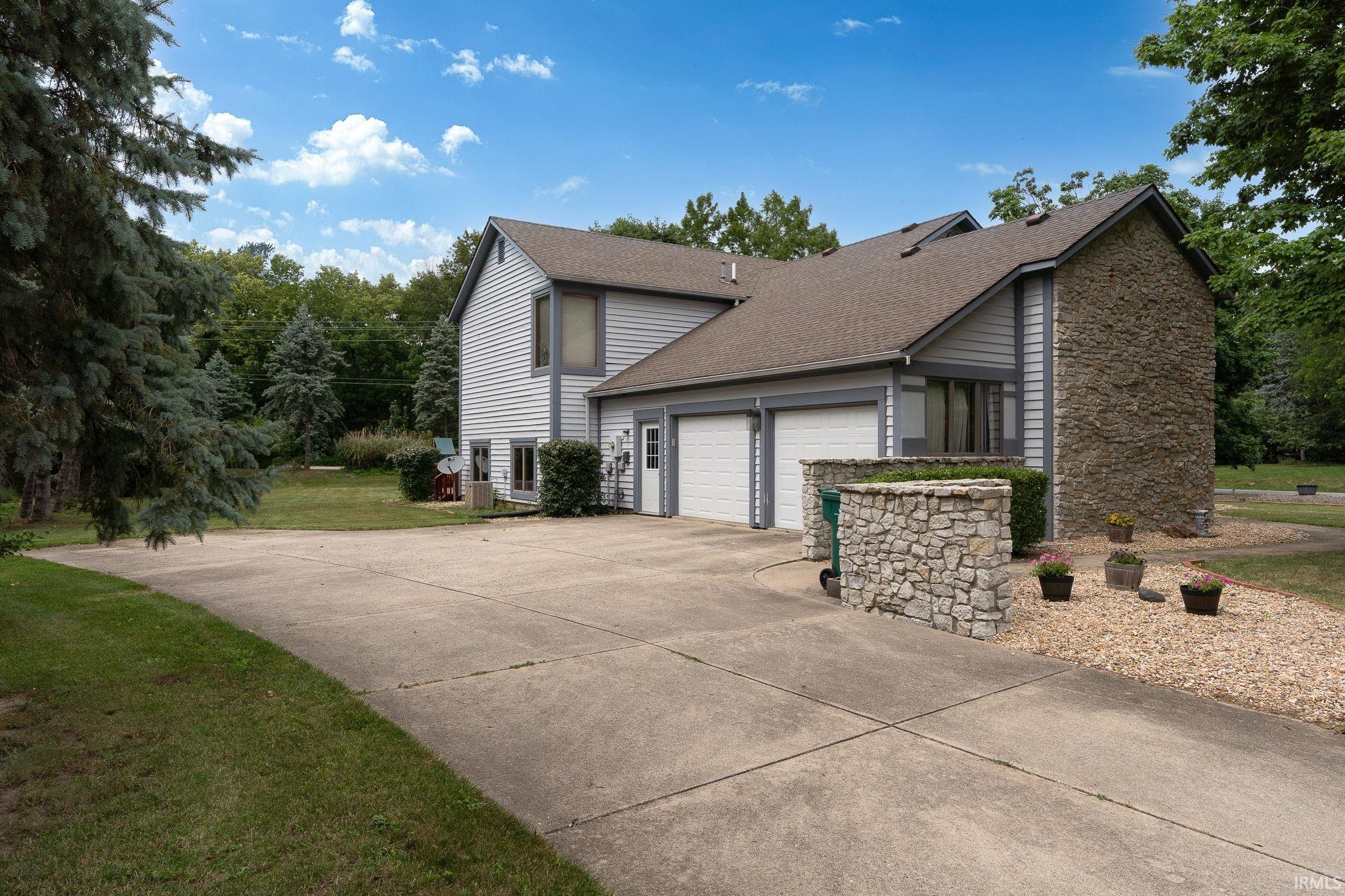 5528 Blackberry Lane