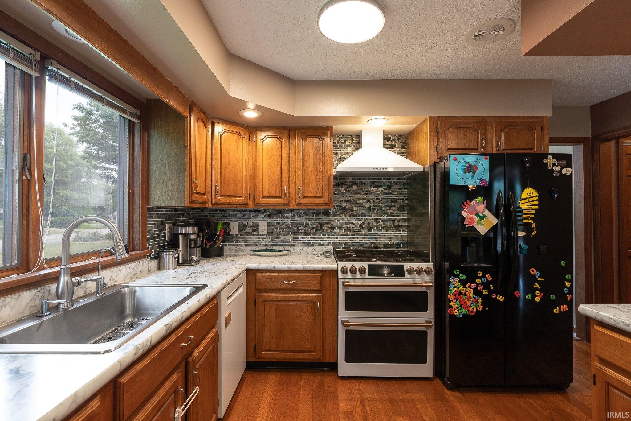 5528 Blackberry Lane