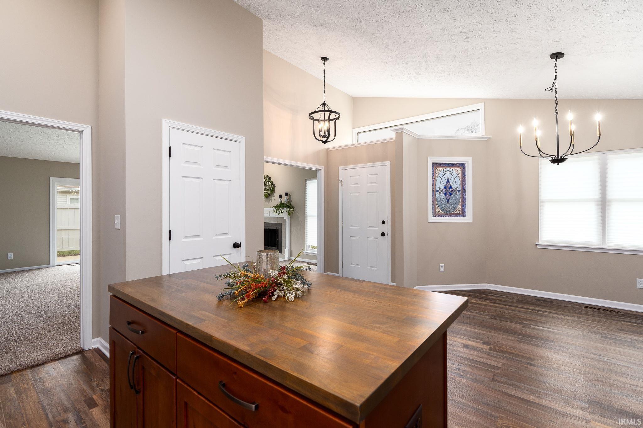 1803 Twin Oaks Lane