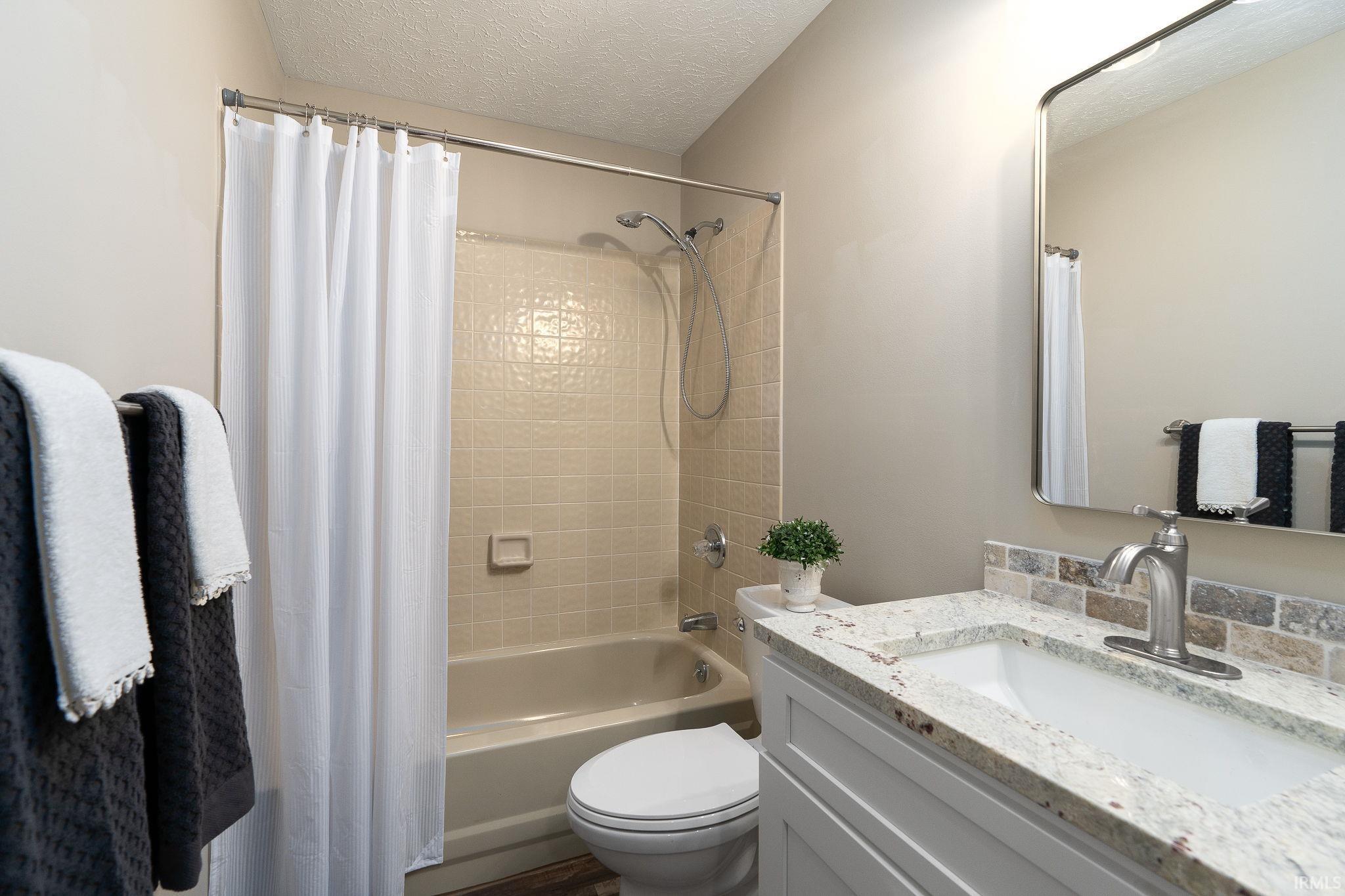 1803 Twin Oaks Lane