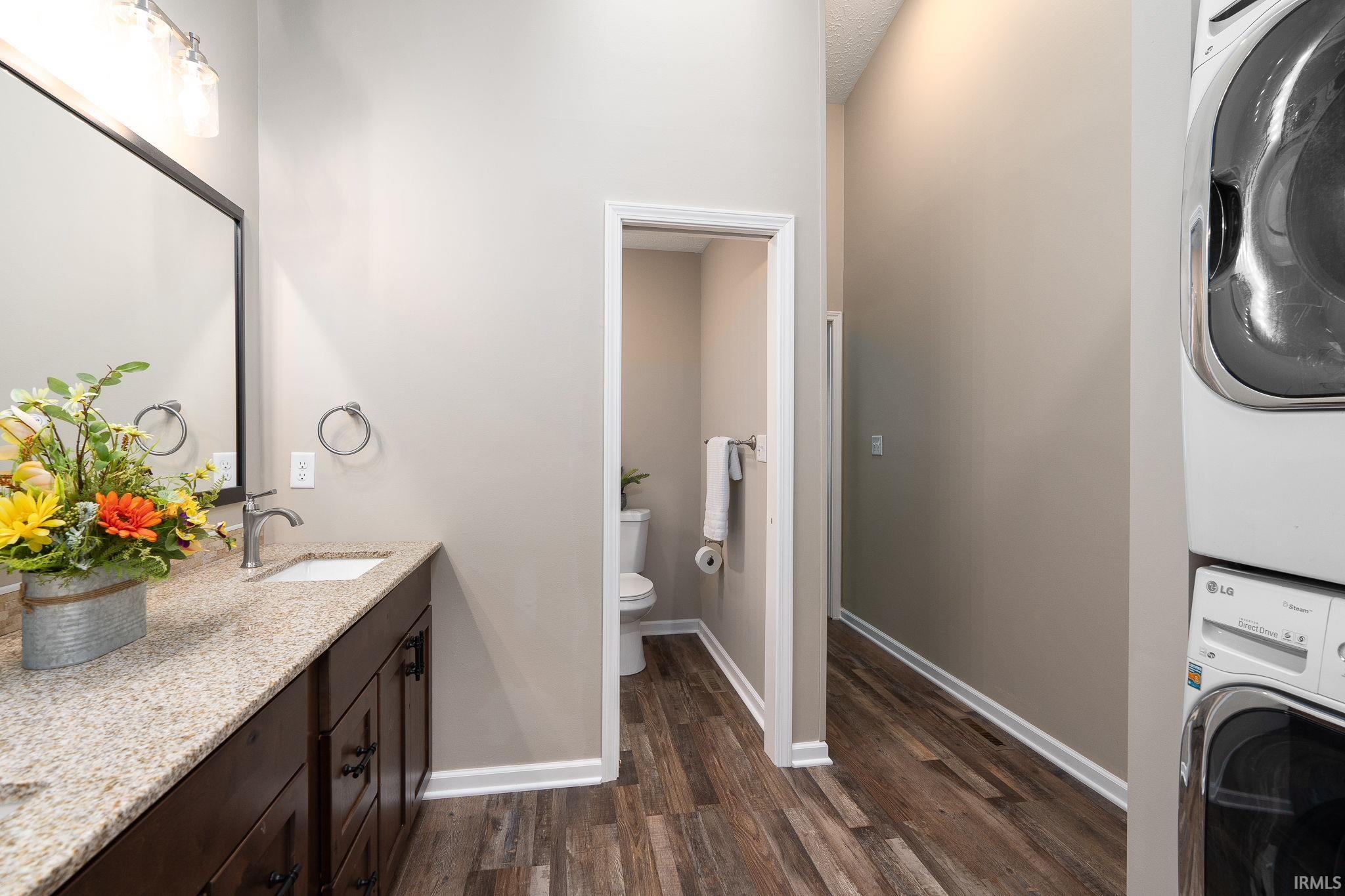 1803 Twin Oaks Lane