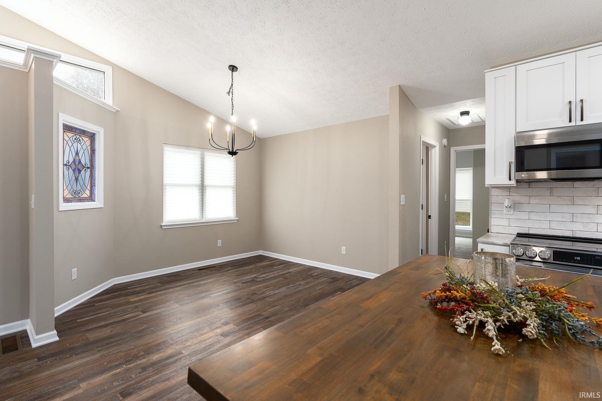 1803 Twin Oaks Lane
