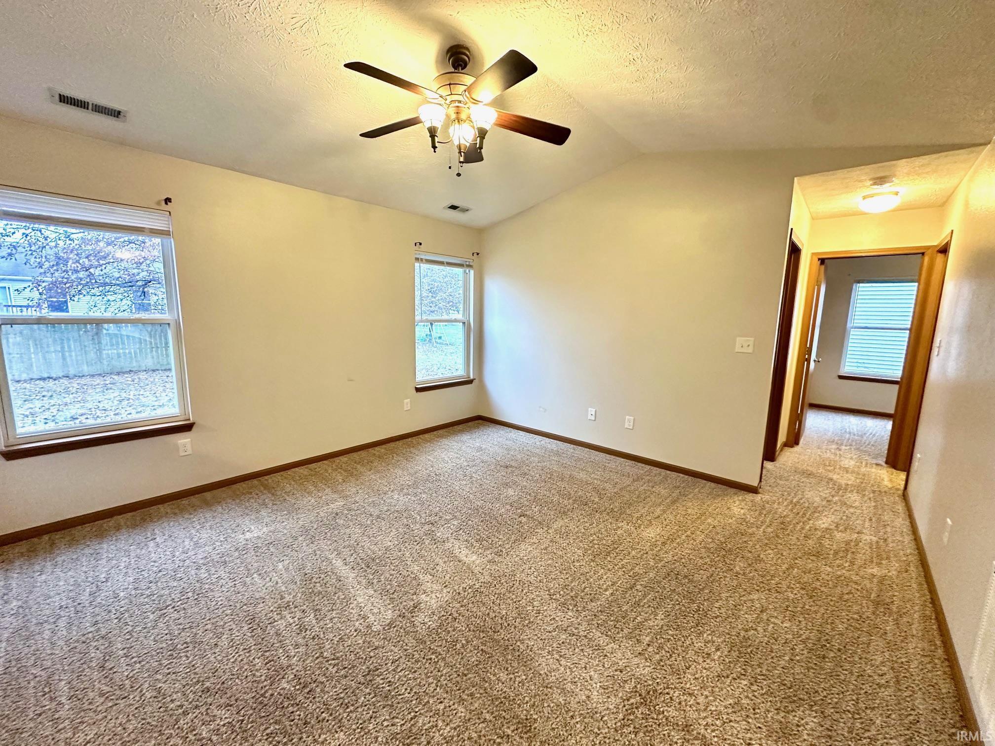 911 N Braxton Drive