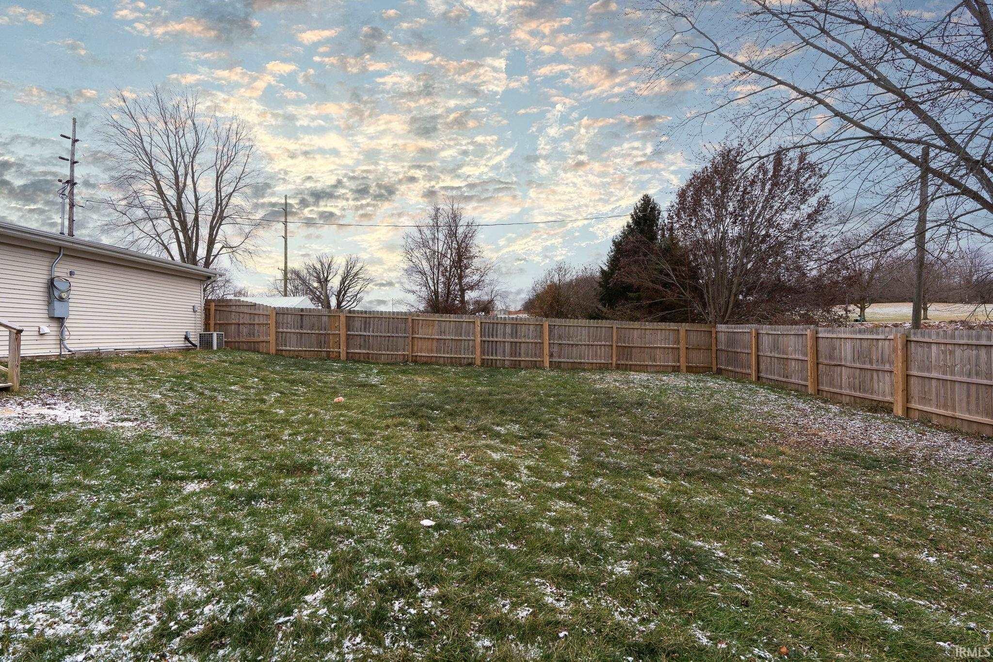 5216 N Riverside Drive