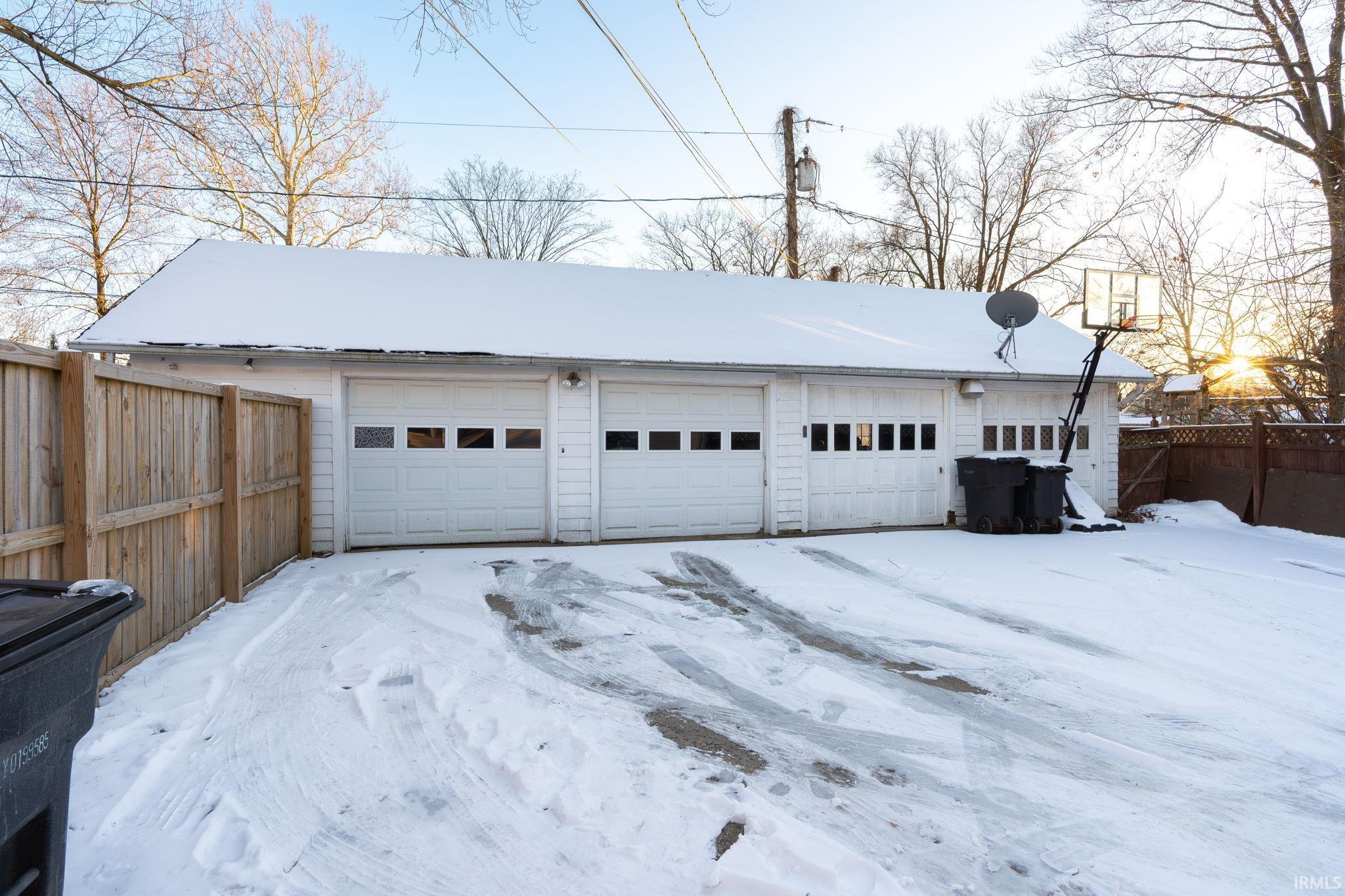 1521 Central Street