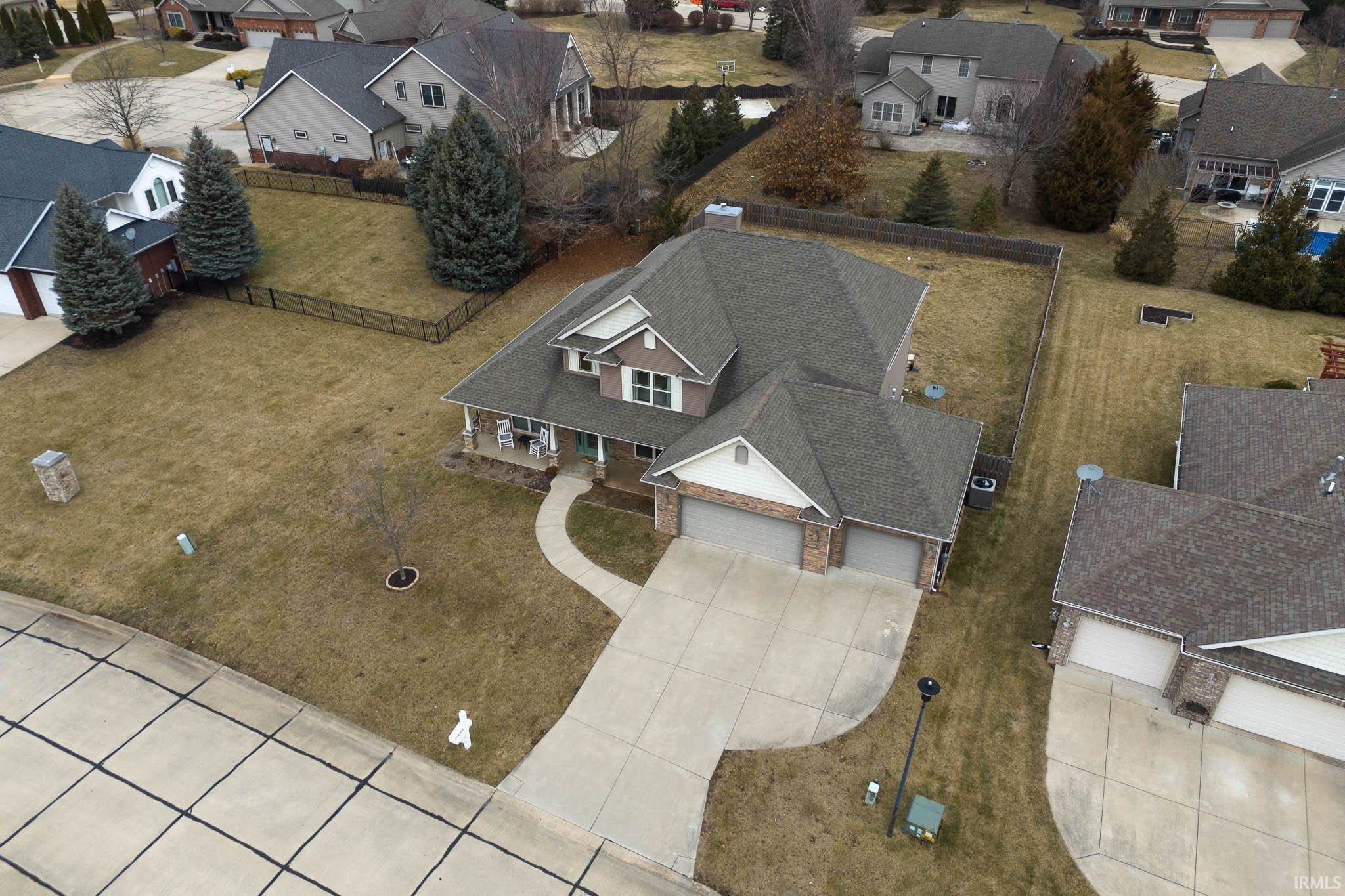 936 N Commodores Lane