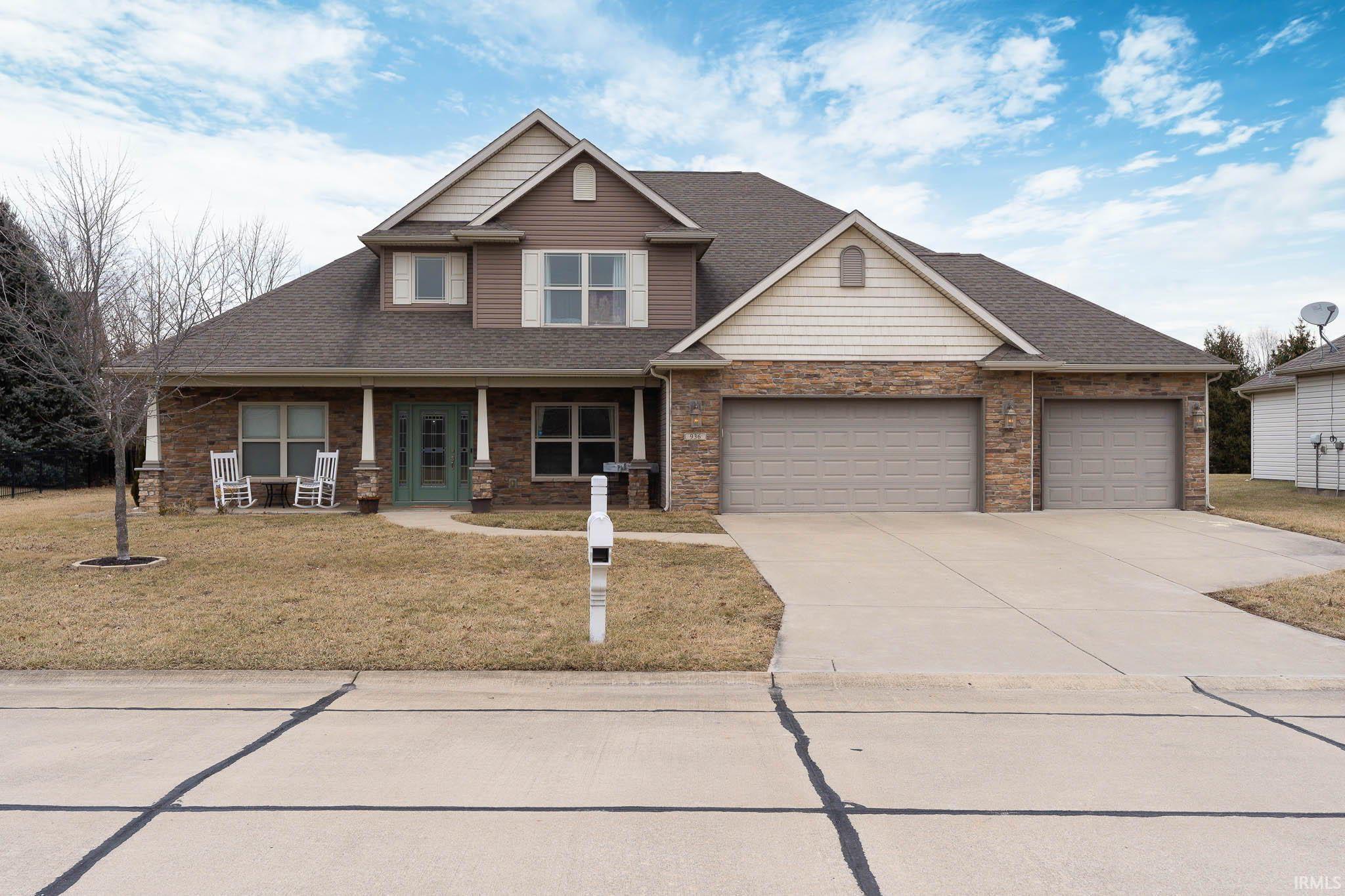 936 N Commodores Lane