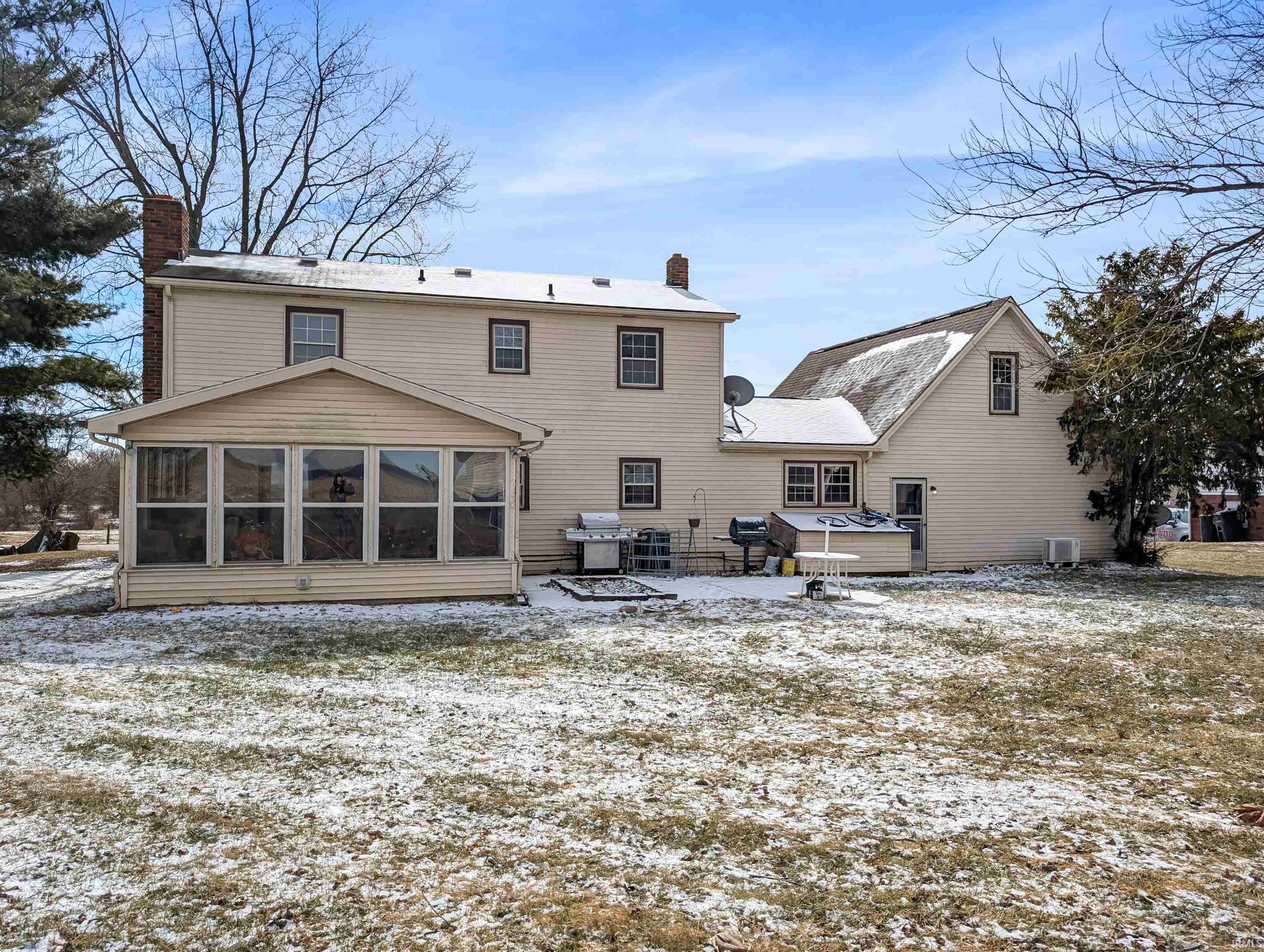 728 E County Road 100 N