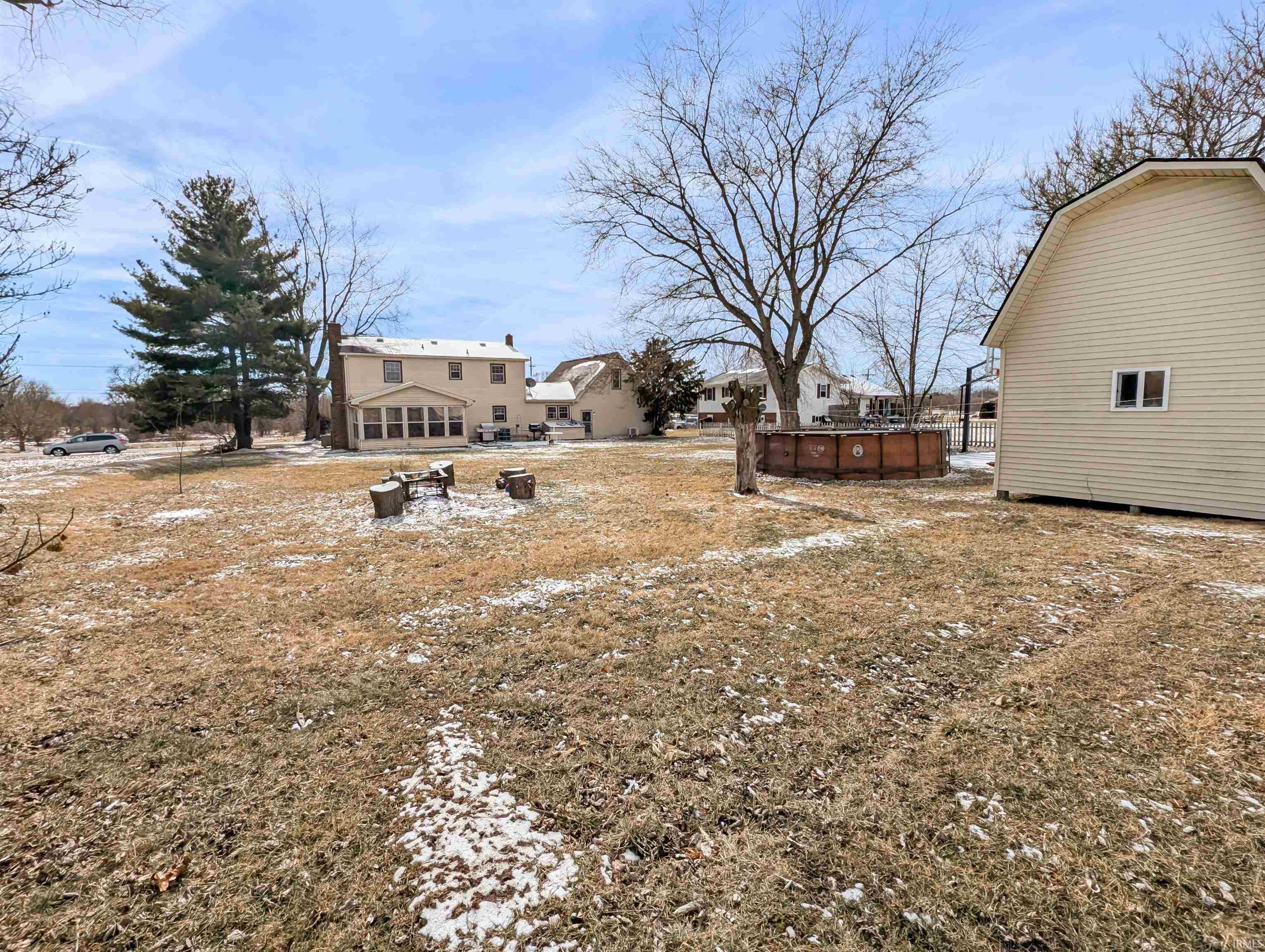 728 E County Road 100 N