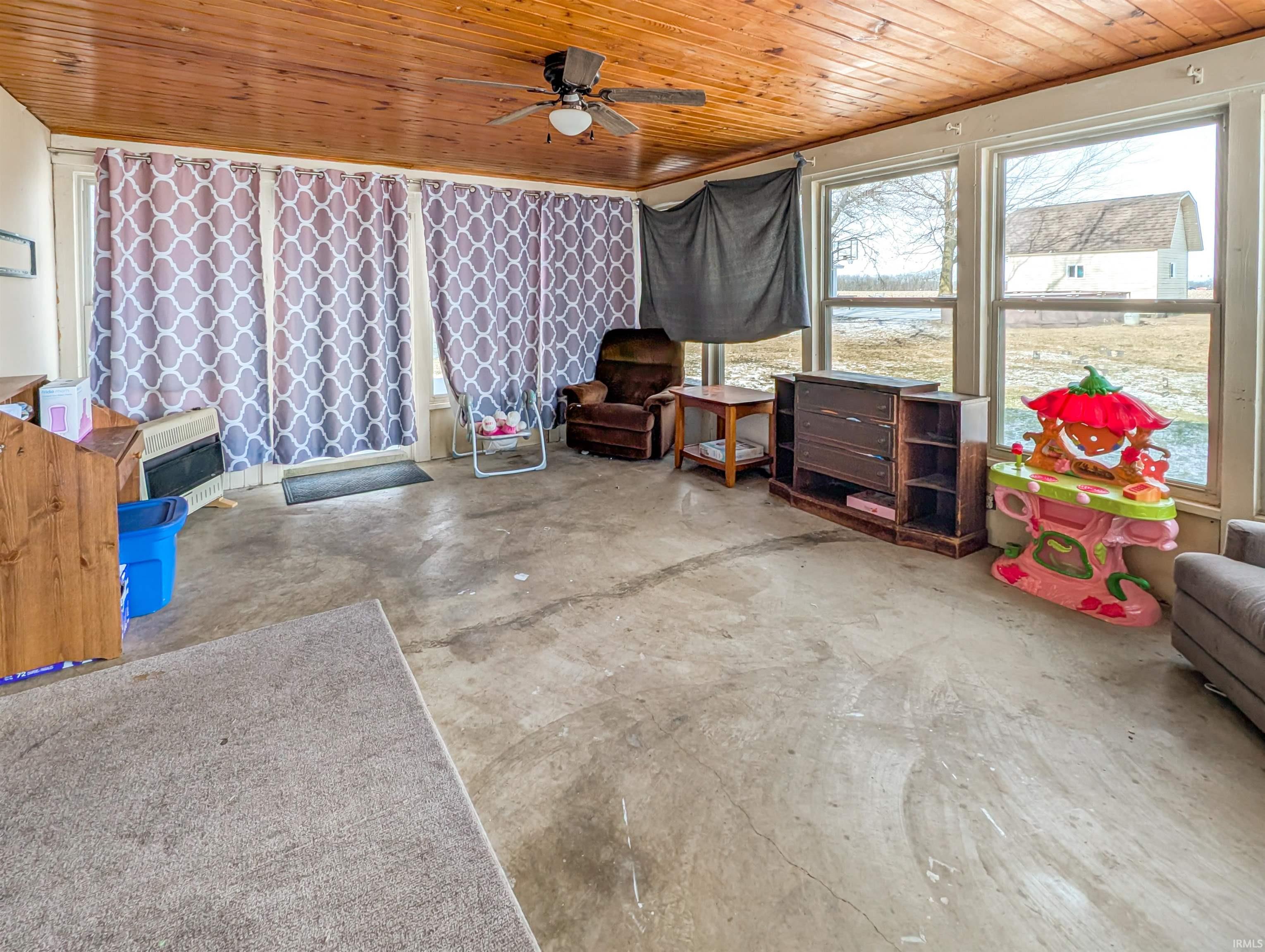 728 E County Road 100 N