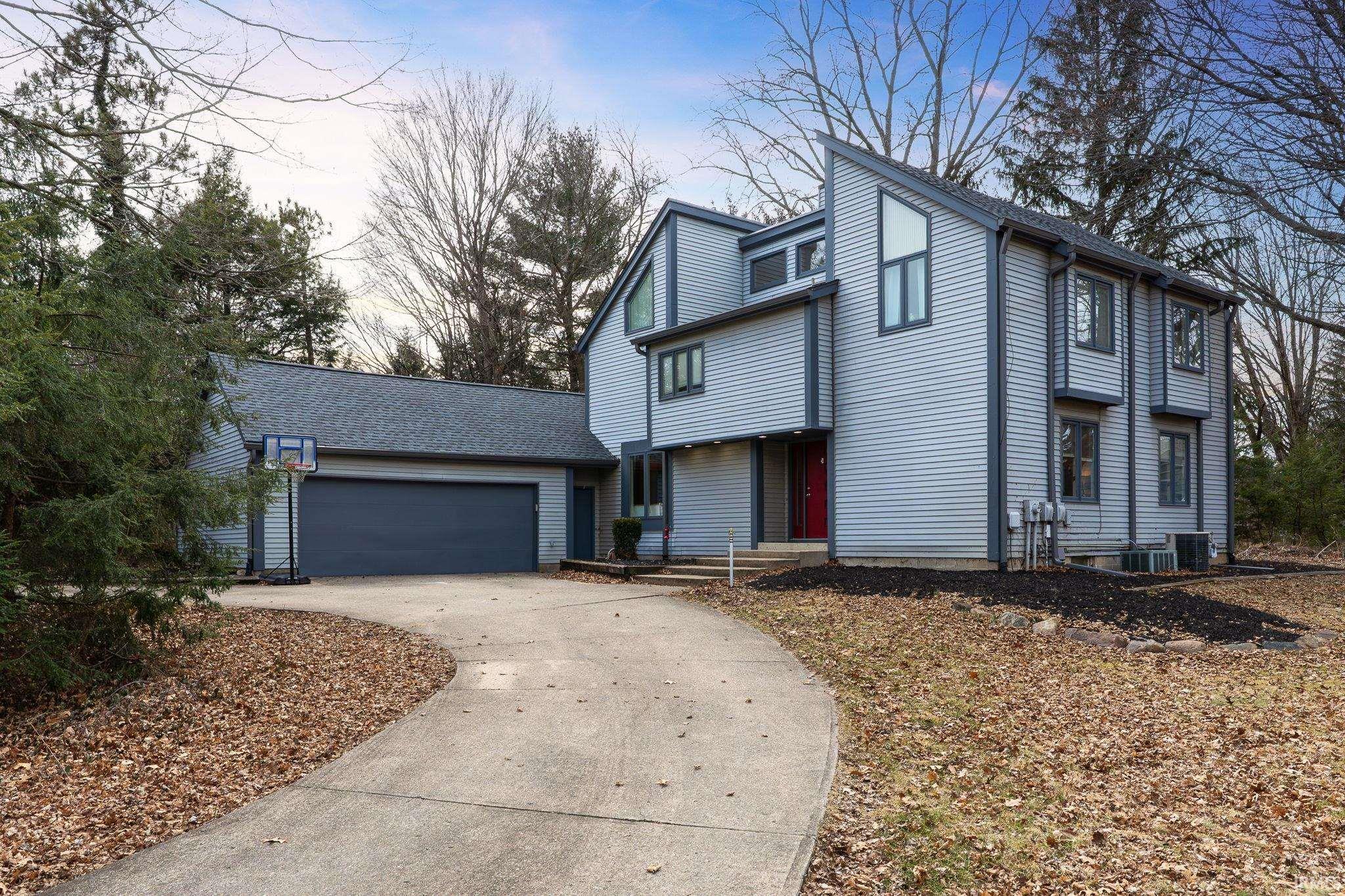 3730 Capilano Drive