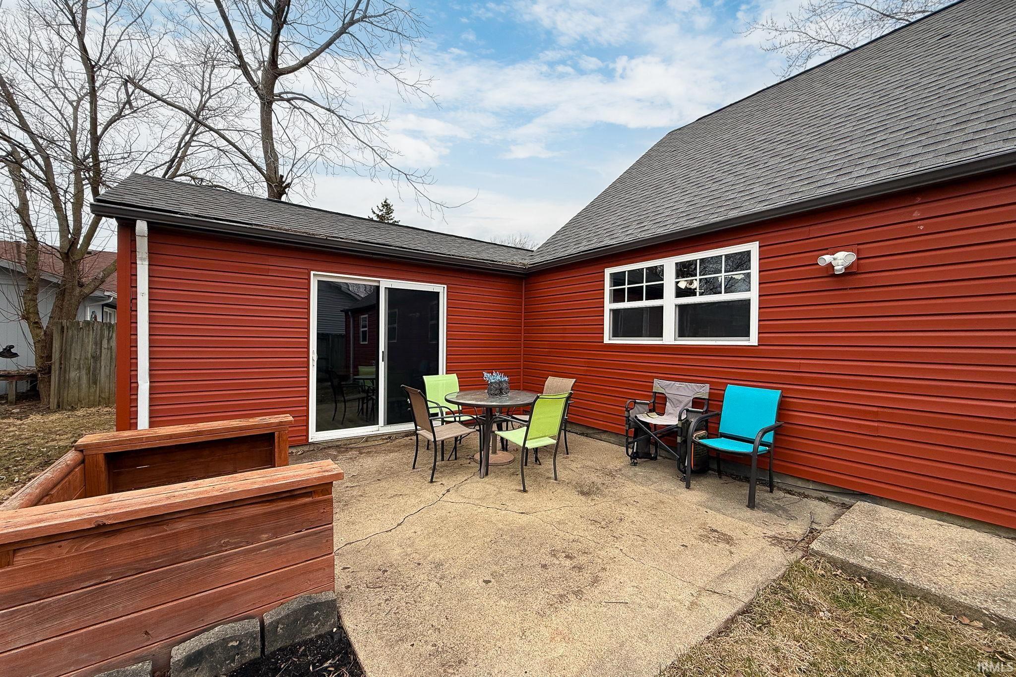2005 Crowfoot Drive