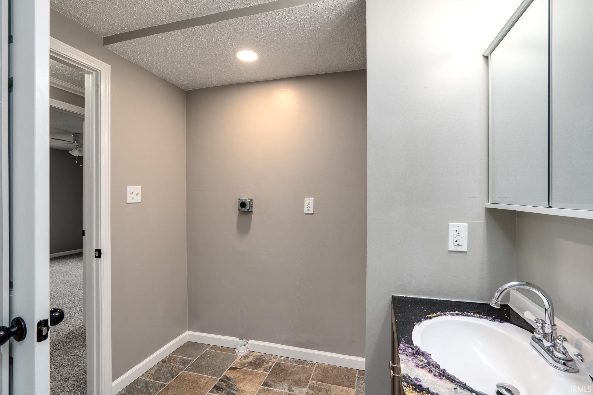 2005 Crowfoot Drive