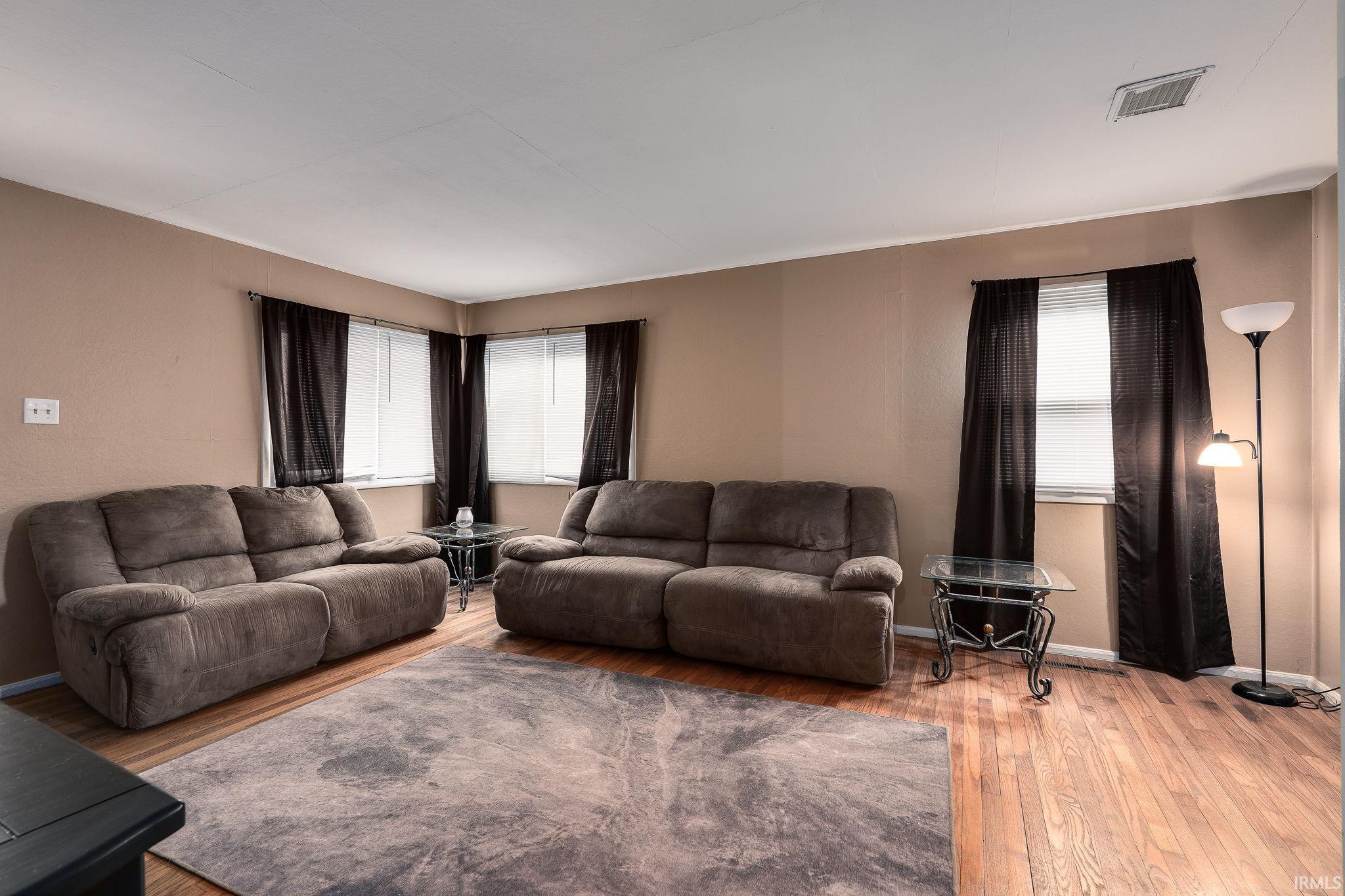 1309 Hedgewood Drive