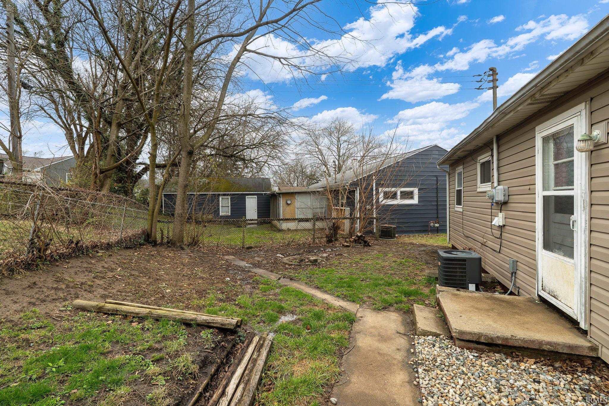 1309 Hedgewood Drive